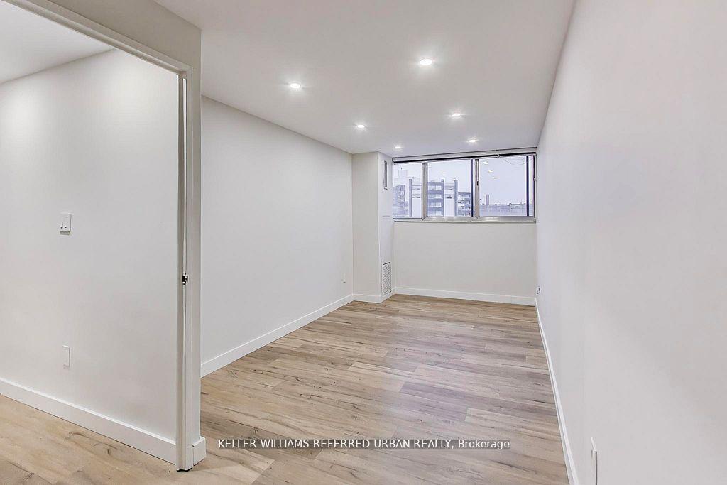 Photo 11 of Unit 1215, 11 Wincott Drive, Etobicoke, Kingsview Village-The Westway — HOMEH