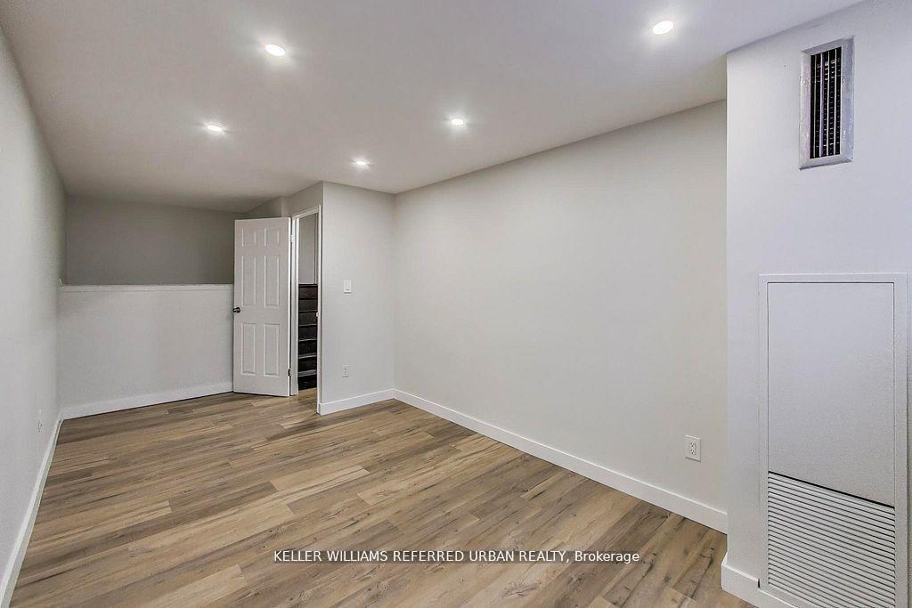 Photo 13 of Unit 1215, 11 Wincott Drive, Etobicoke, Kingsview Village-The Westway — HOMEH