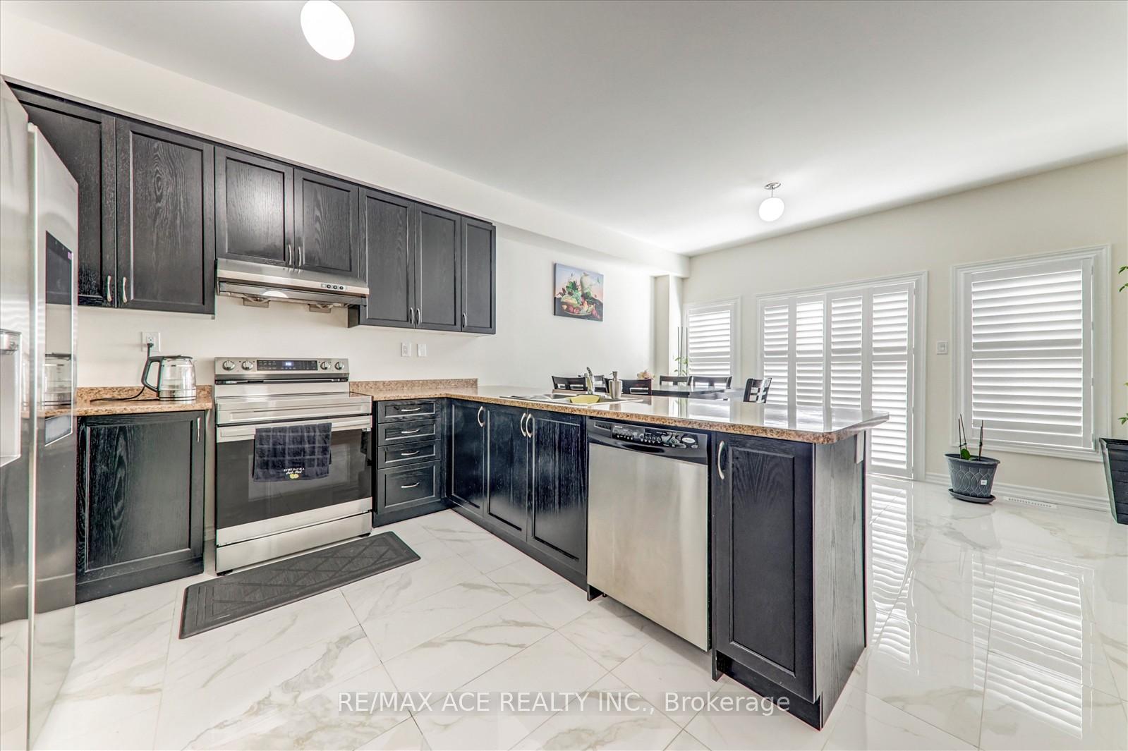 Photo 6 of 1152 Skyridge Boulevard, Pickering, Rural Pickering — HOMEH