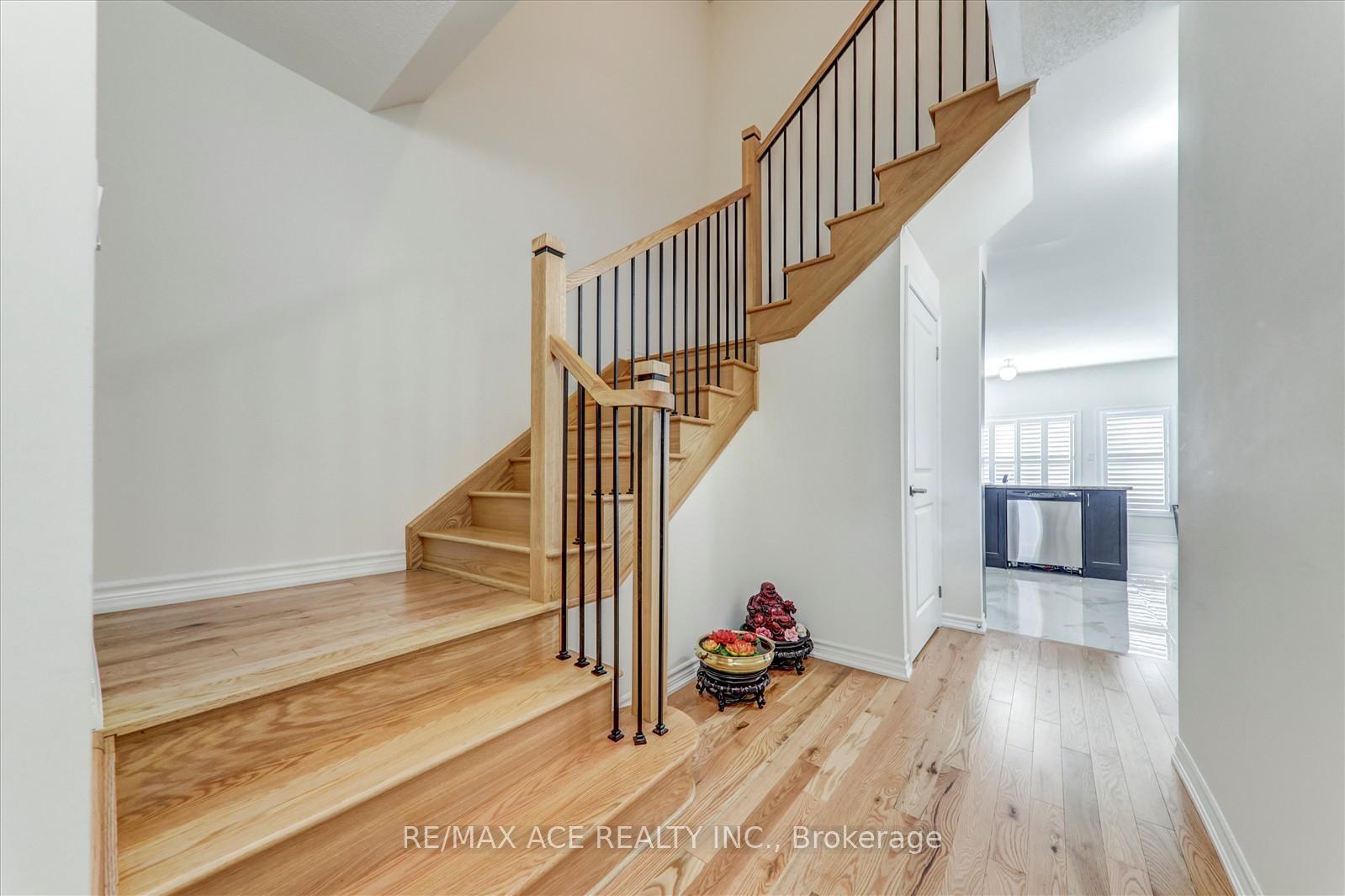 Photo 14 of 1152 Skyridge Boulevard, Pickering, Rural Pickering — HOMEH