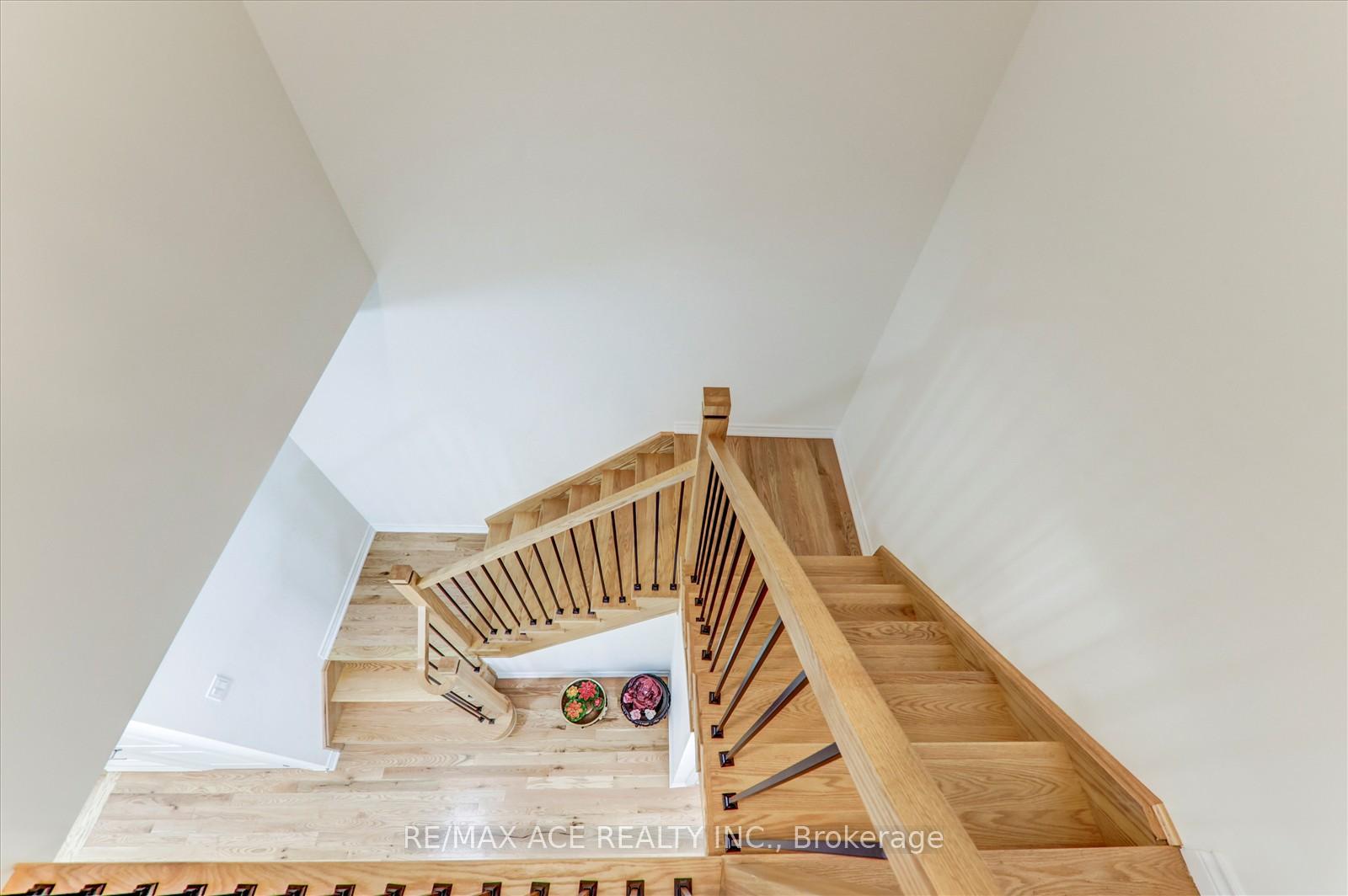 Photo 15 of 1152 Skyridge Boulevard, Pickering, Rural Pickering — HOMEH