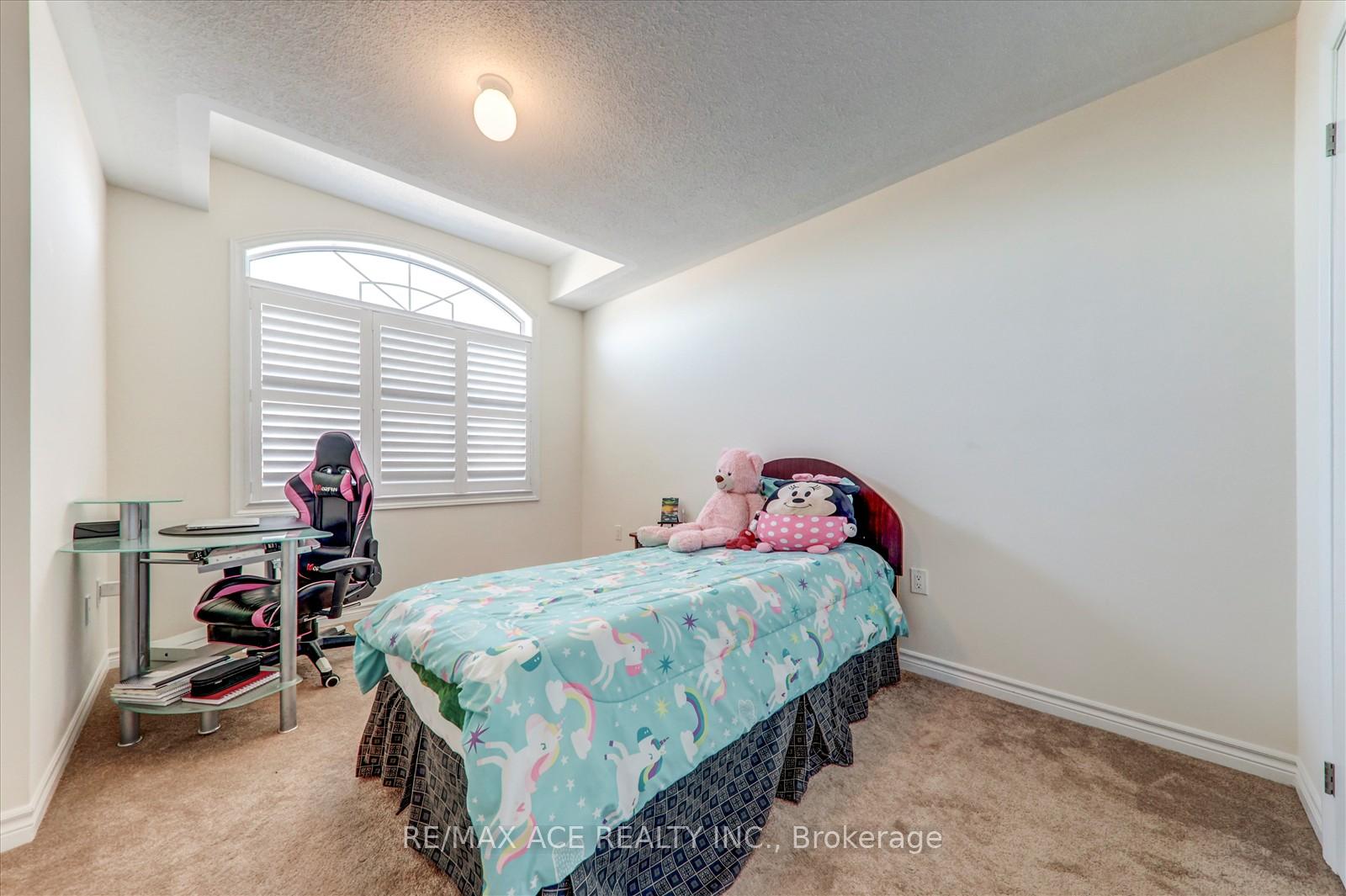 Photo 17 of 1152 Skyridge Boulevard, Pickering, Rural Pickering — HOMEH