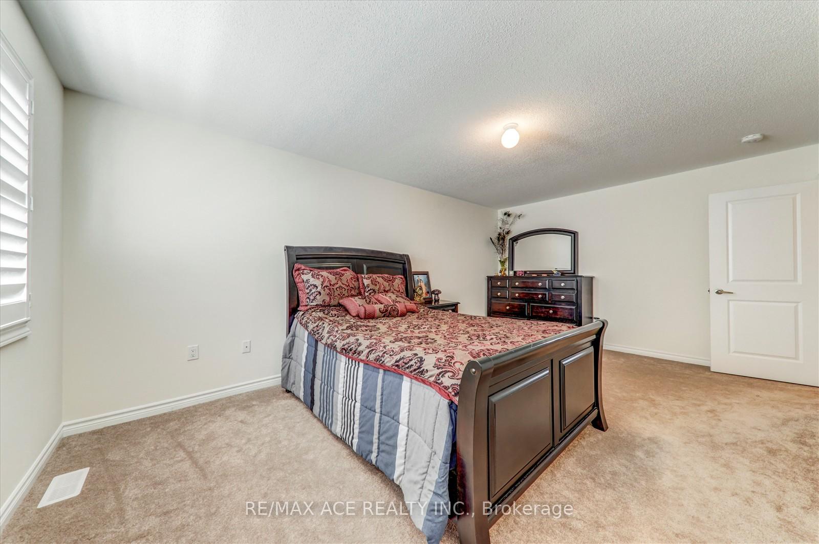 Photo 25 of 1152 Skyridge Boulevard, Pickering, Rural Pickering — HOMEH