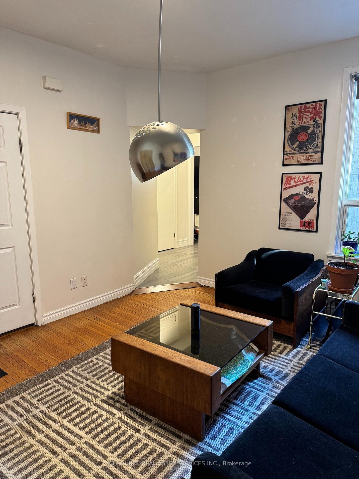 Photo 2 of Unit Main Floor, 52 Grove Avenue, Toronto, Trinity-Bellwoods — HOMEH