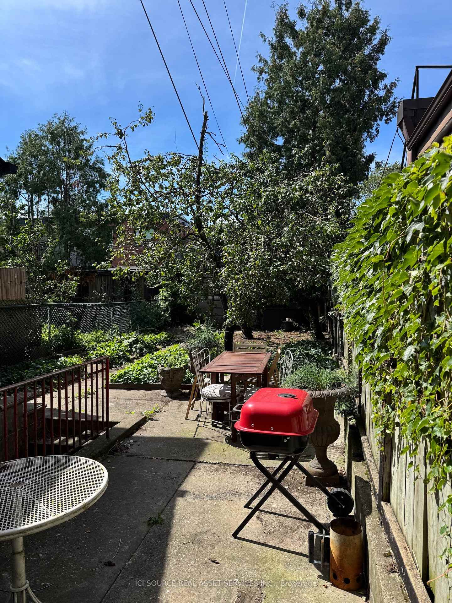 Photo 8 of Unit Main Floor, 52 Grove Avenue, Toronto, Trinity-Bellwoods — HOMEH