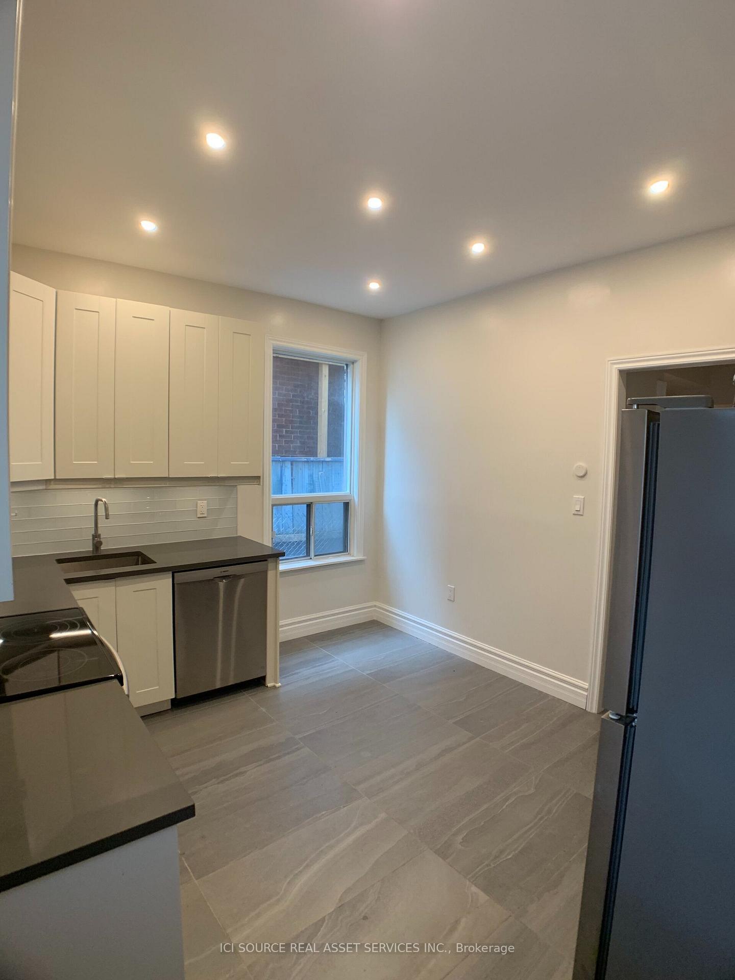 Photo 14 of Unit Main Floor, 52 Grove Avenue, Toronto, Trinity-Bellwoods — HOMEH