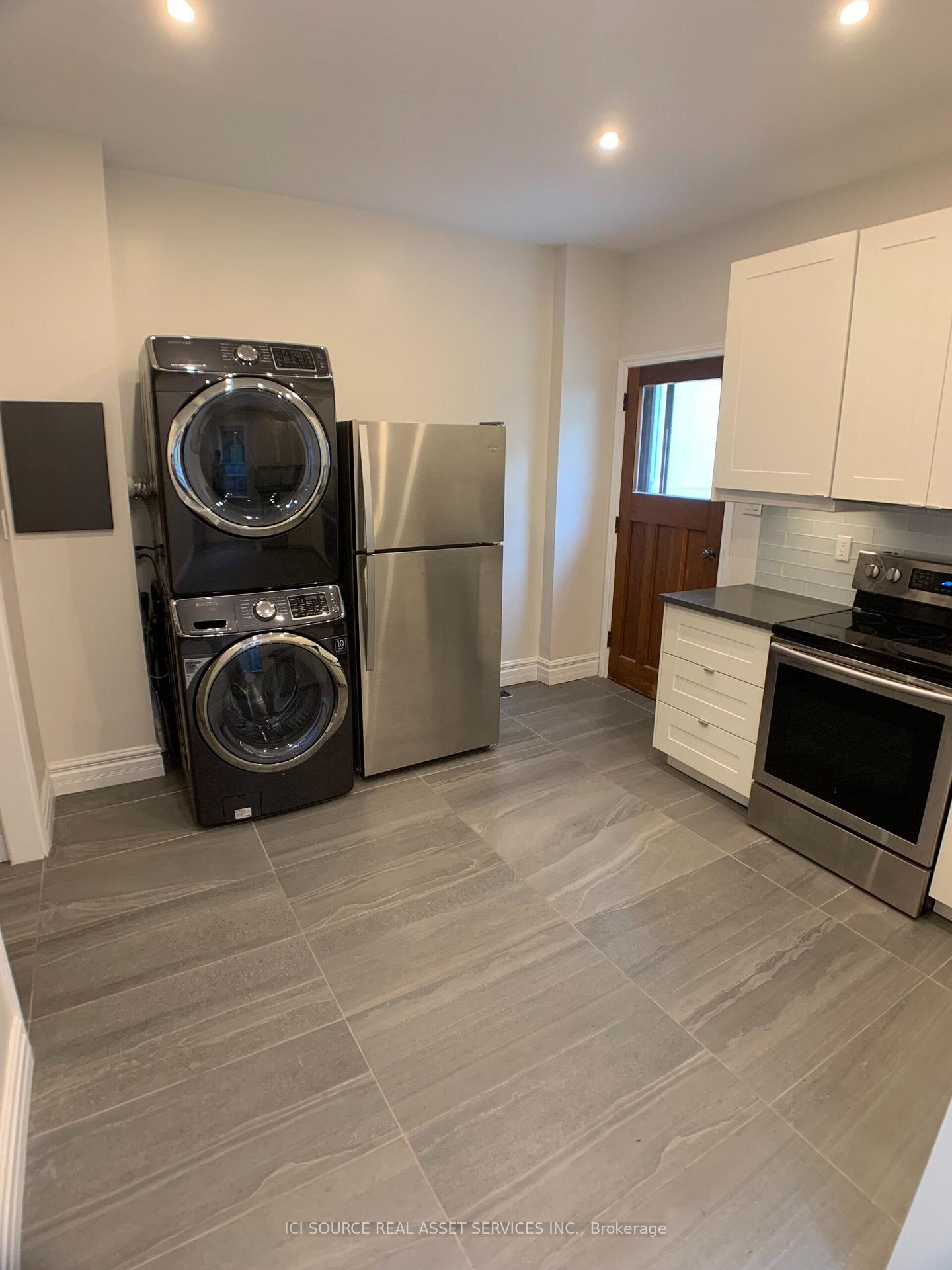 Photo 15 of Unit Main Floor, 52 Grove Avenue, Toronto, Trinity-Bellwoods — HOMEH