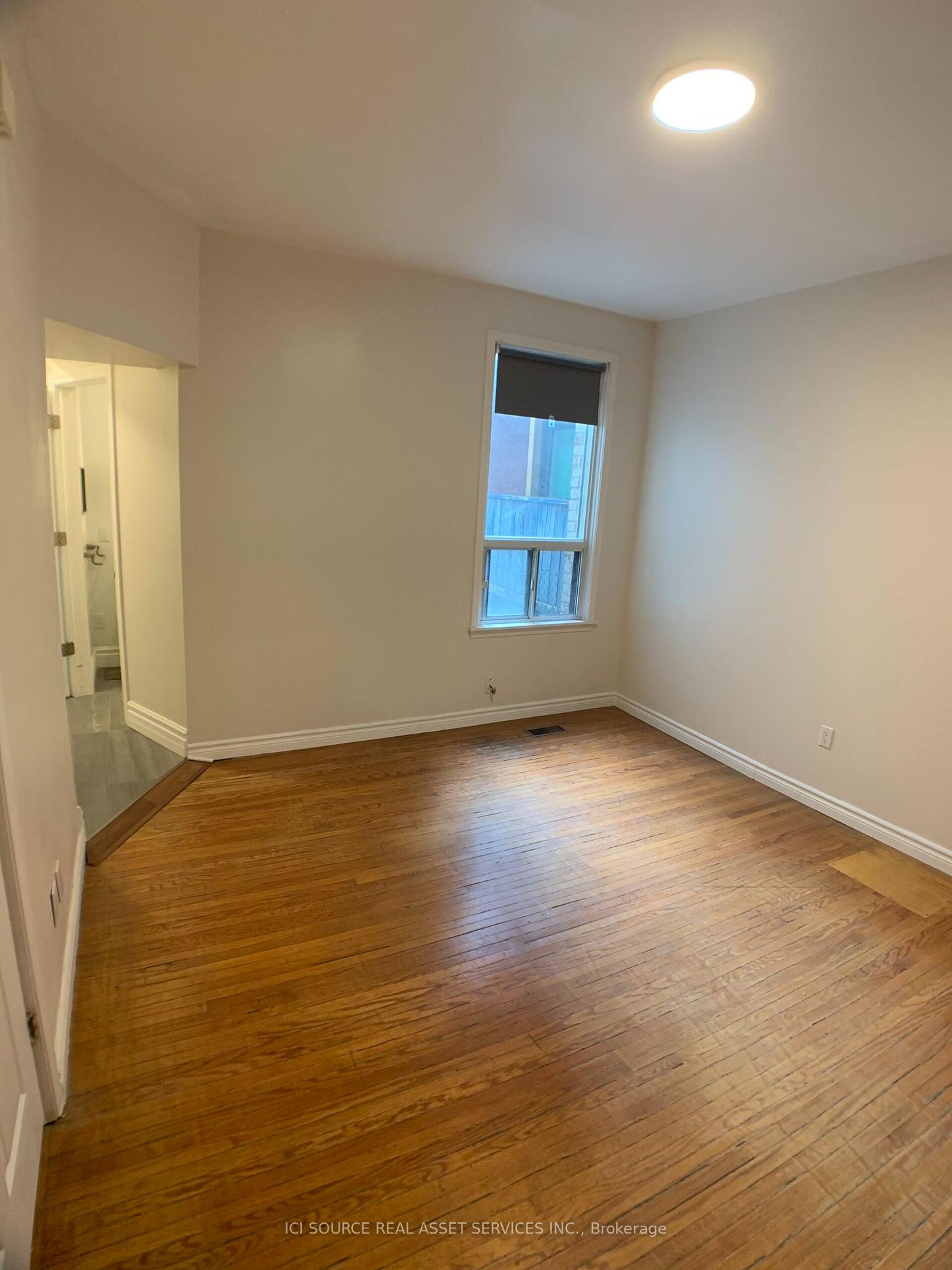 Photo 17 of Unit Main Floor, 52 Grove Avenue, Toronto, Trinity-Bellwoods — HOMEH