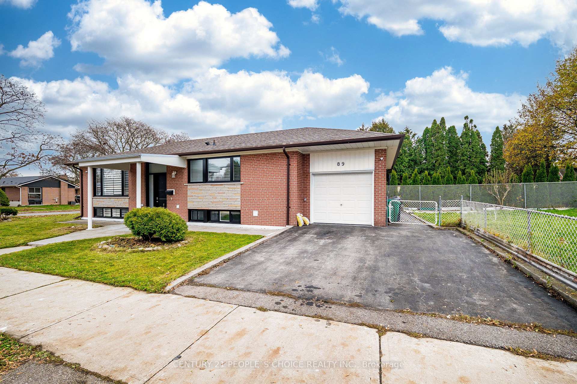Photo 2 of Unit BSMT, 89 Thistle Down Boulevard, Etobicoke, Thistletown-Beaumonde Heights — HOMEH