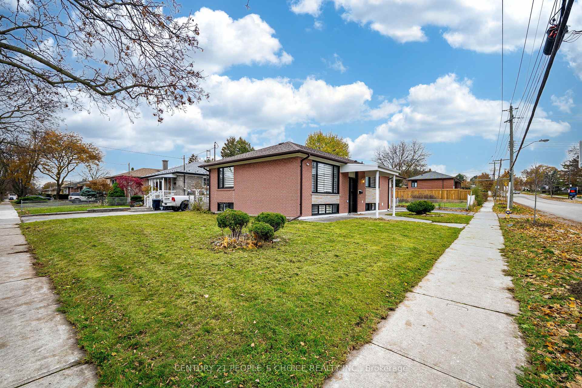 Photo 5 of Unit BSMT, 89 Thistle Down Boulevard, Etobicoke, Thistletown-Beaumonde Heights — HOMEH