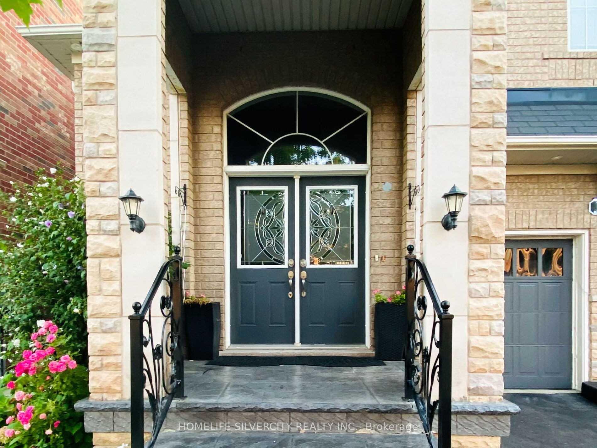 Photo 2 of 10 Bloom Drive, Brampton, Bram East — HOMEH