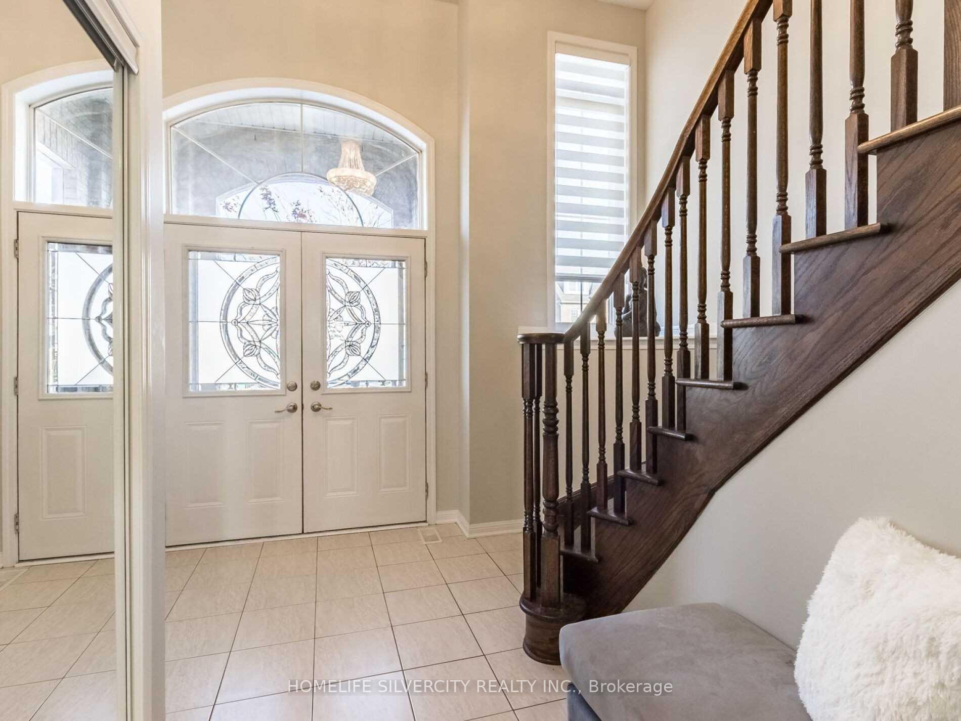 Photo 4 of 10 Bloom Drive, Brampton, Bram East — HOMEH