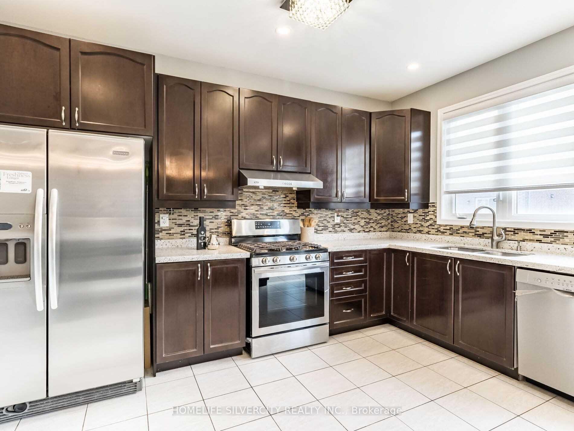 Photo 16 of 10 Bloom Drive, Brampton, Bram East — HOMEH