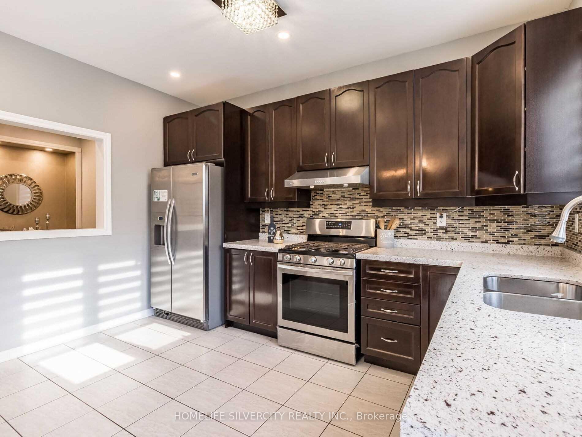 Photo 17 of 10 Bloom Drive, Brampton, Bram East — HOMEH