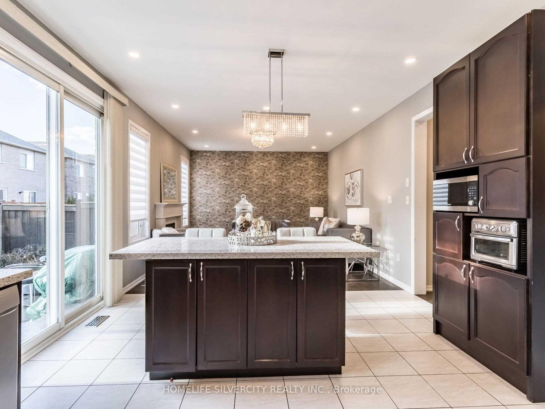 Photo 18 of 10 Bloom Drive, Brampton, Bram East — HOMEH