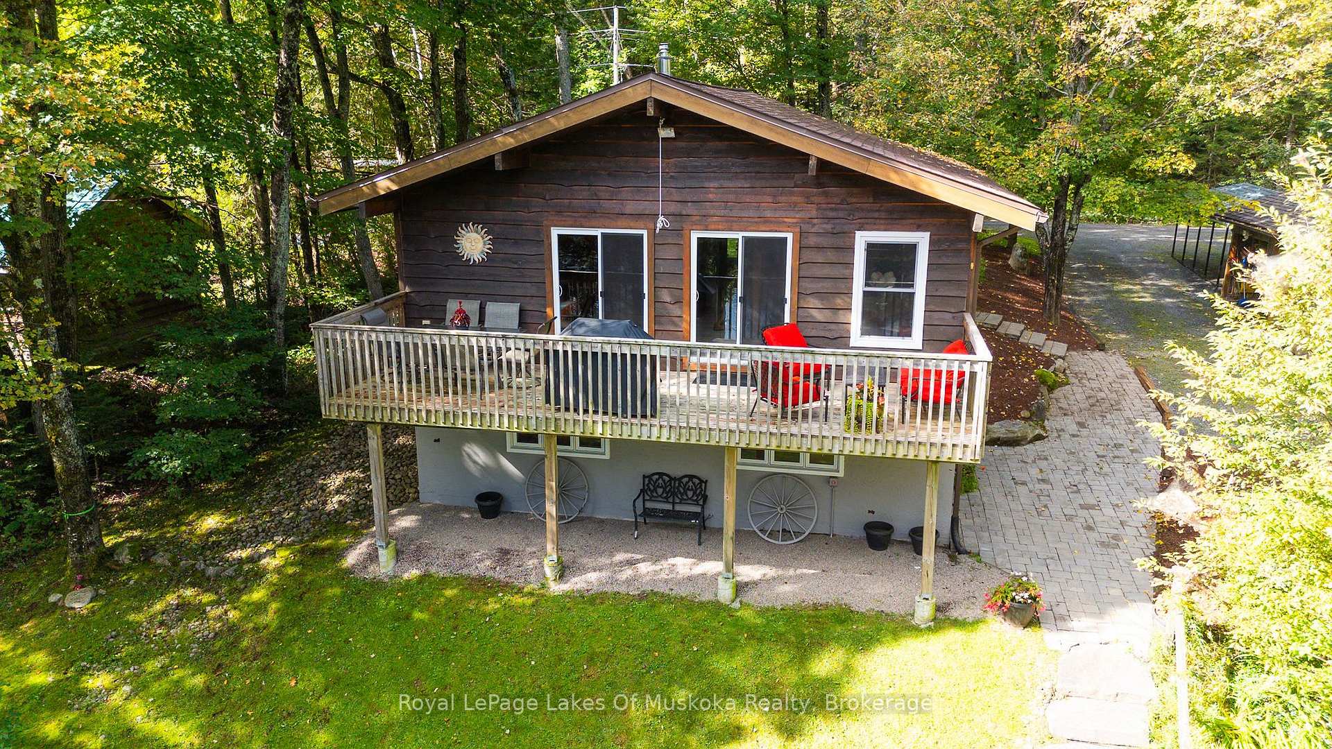 Photo 2 of 1053 Atkins Lake Road, Bracebridge, Macaulay — HOMEH