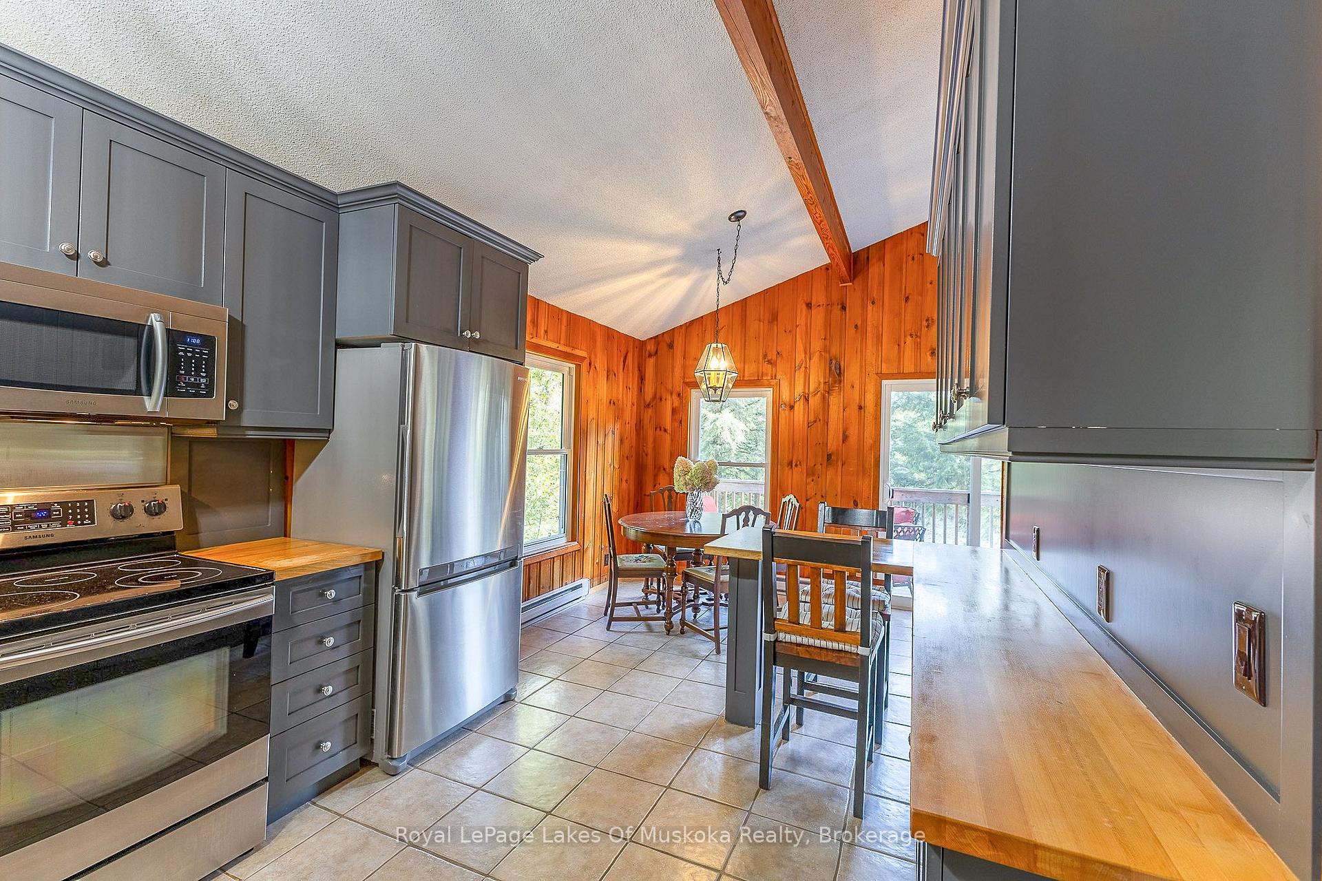 Photo 5 of 1053 Atkins Lake Road, Bracebridge, Macaulay — HOMEH