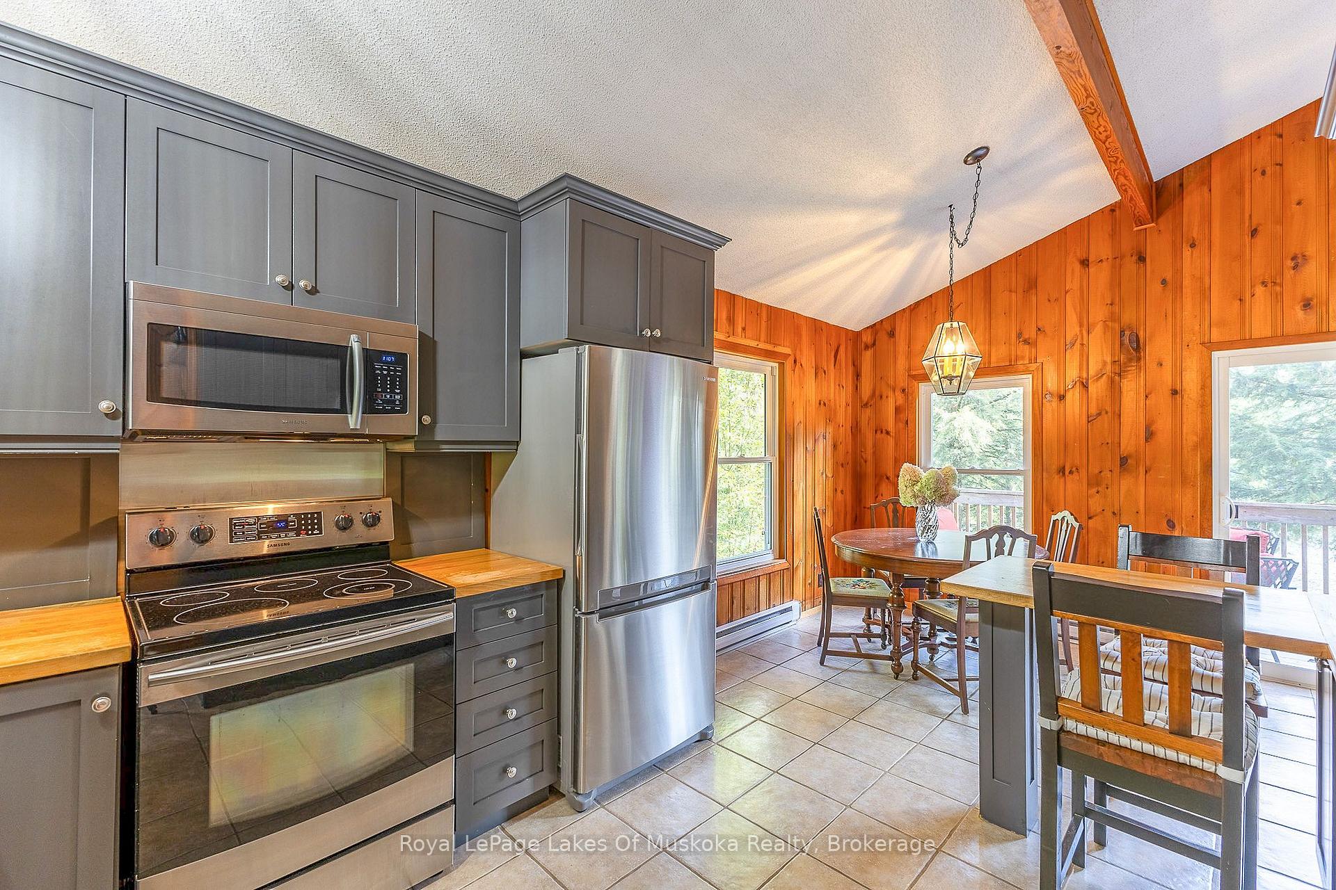 Photo 7 of 1053 Atkins Lake Road, Bracebridge, Macaulay — HOMEH