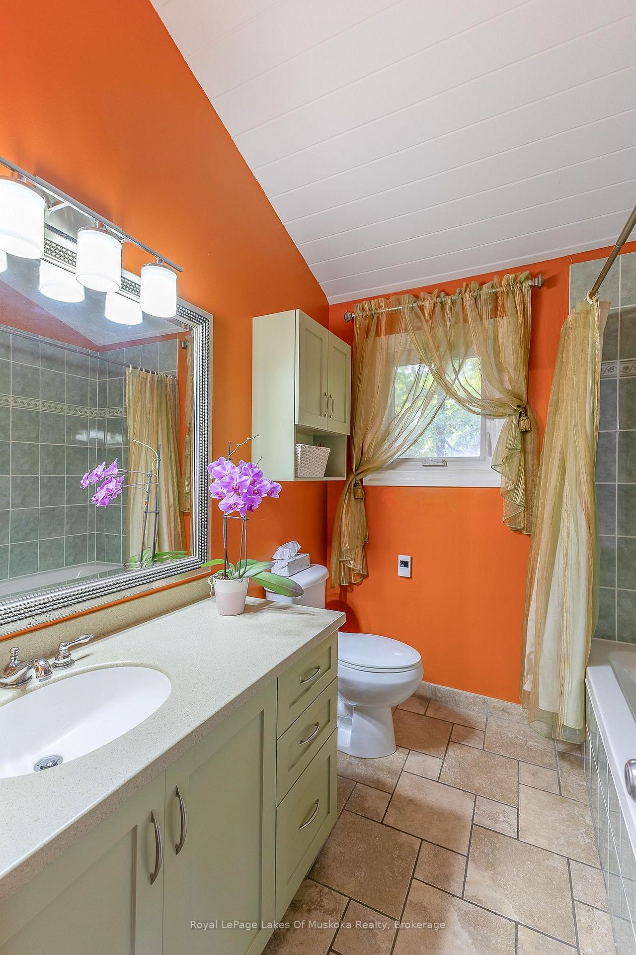 Photo 11 of 1053 Atkins Lake Road, Bracebridge, Macaulay — HOMEH