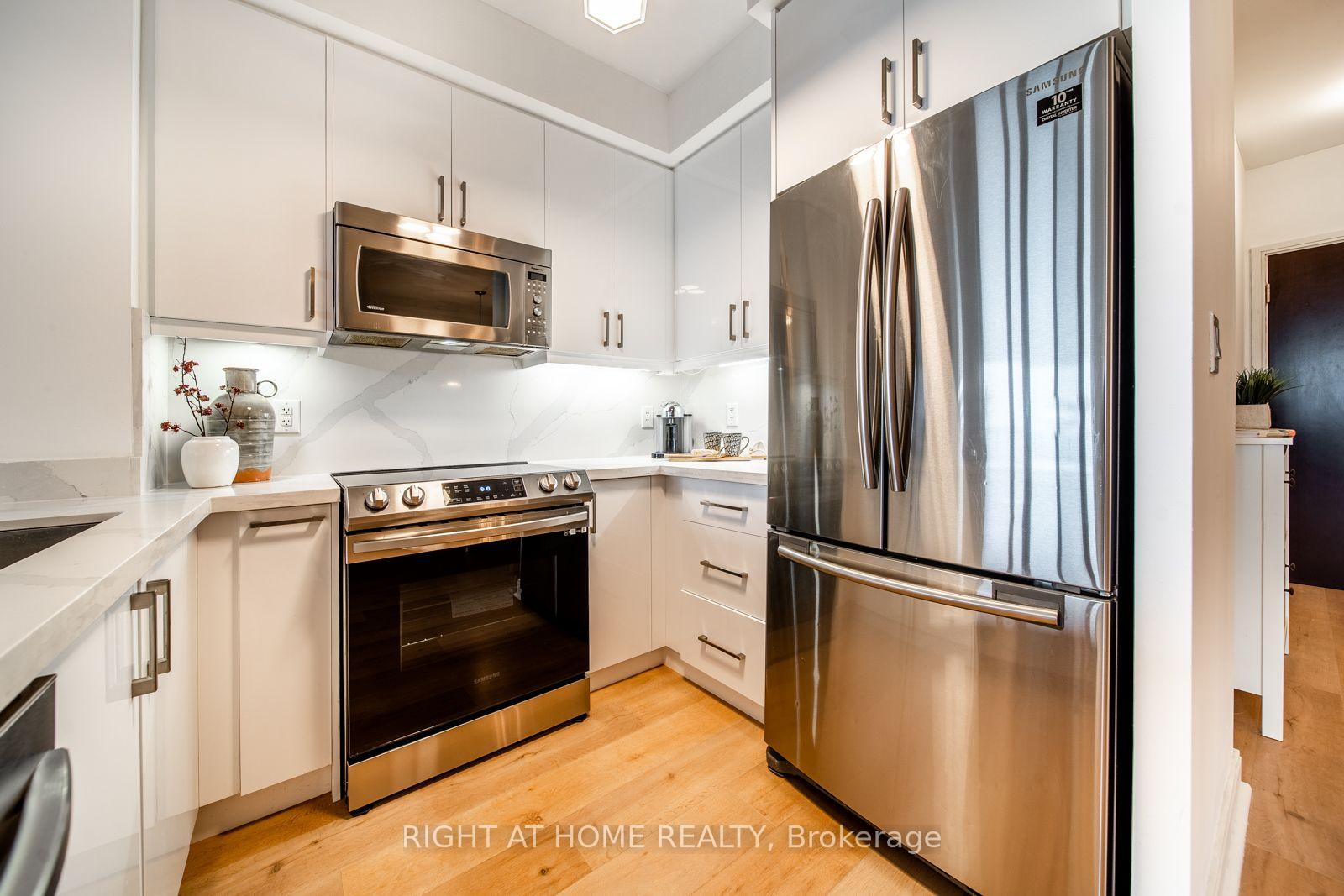 Photo 9 of Unit 5207, 60 Absolute Avenue, Mississauga, City Centre — HOMEH