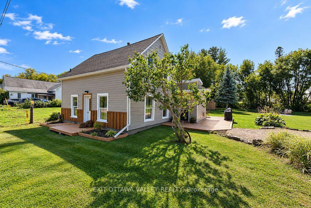 Front of 733 Calvin Road