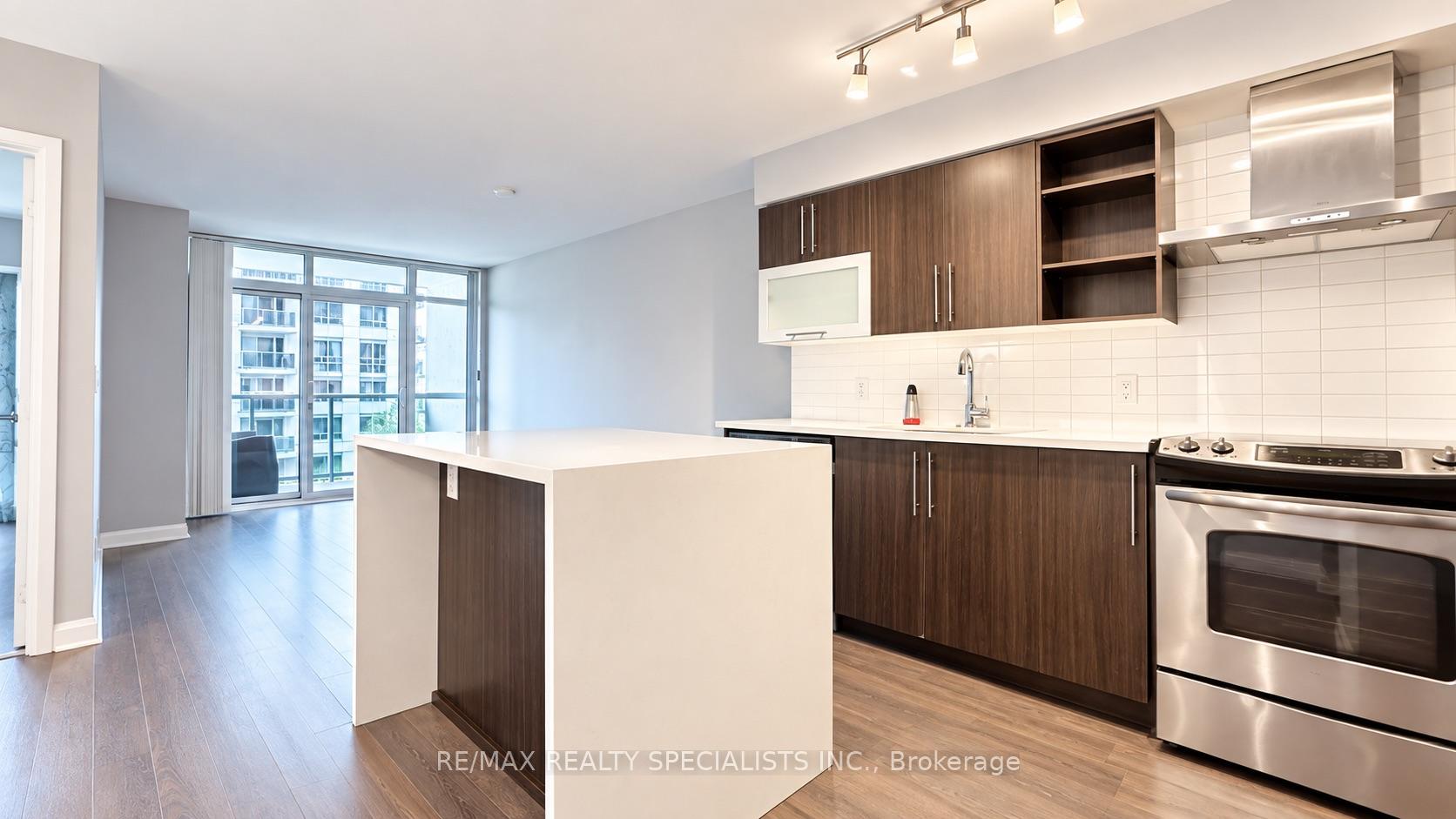 Photo 3 of Unit 612, 1 Michael Power Place, Etobicoke, Islington-City Centre West — HOMEH