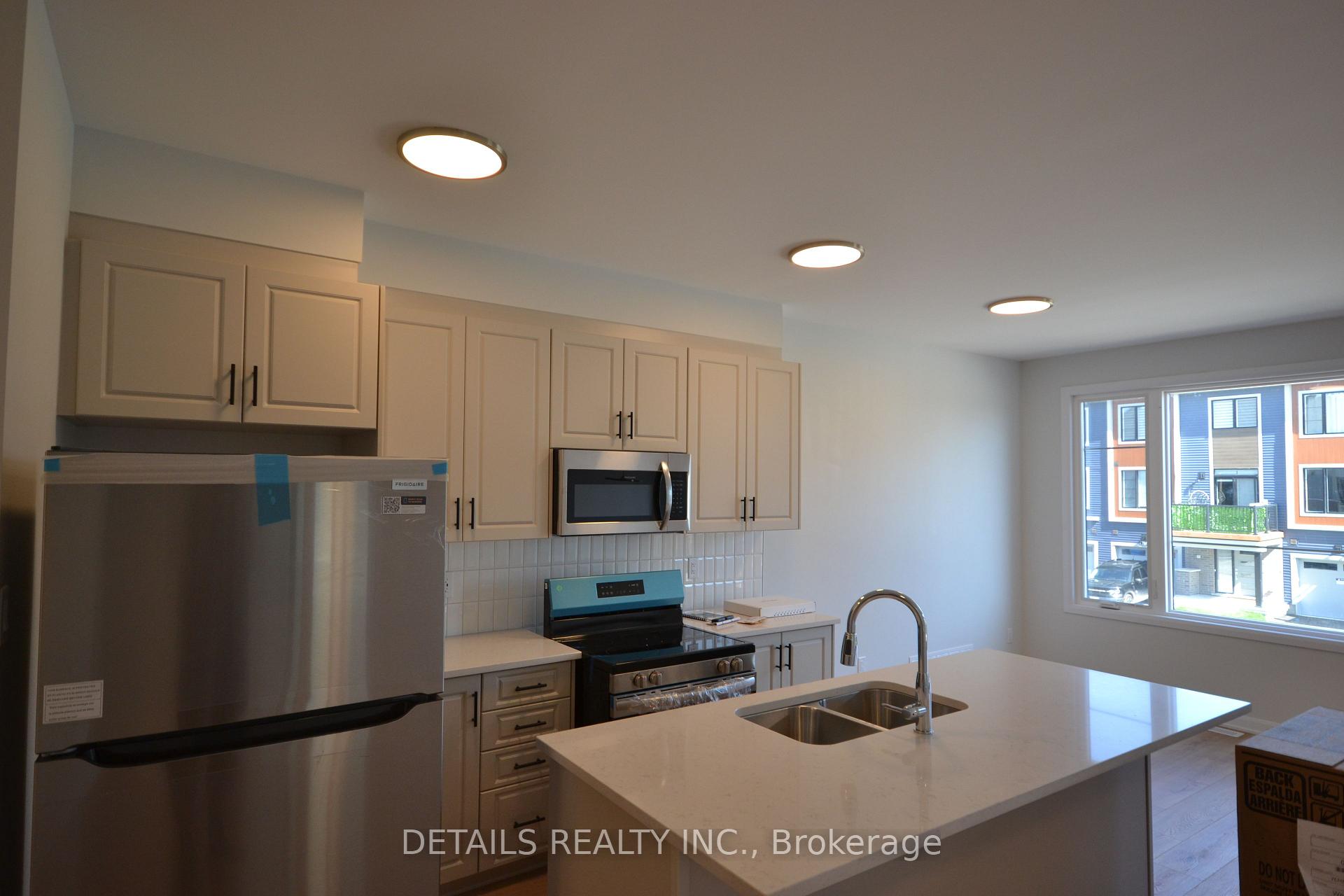Photo 7 of 763 Tadpole Crescent, Ottawa, Barrhaven - Half Moon Bay — HOMEH