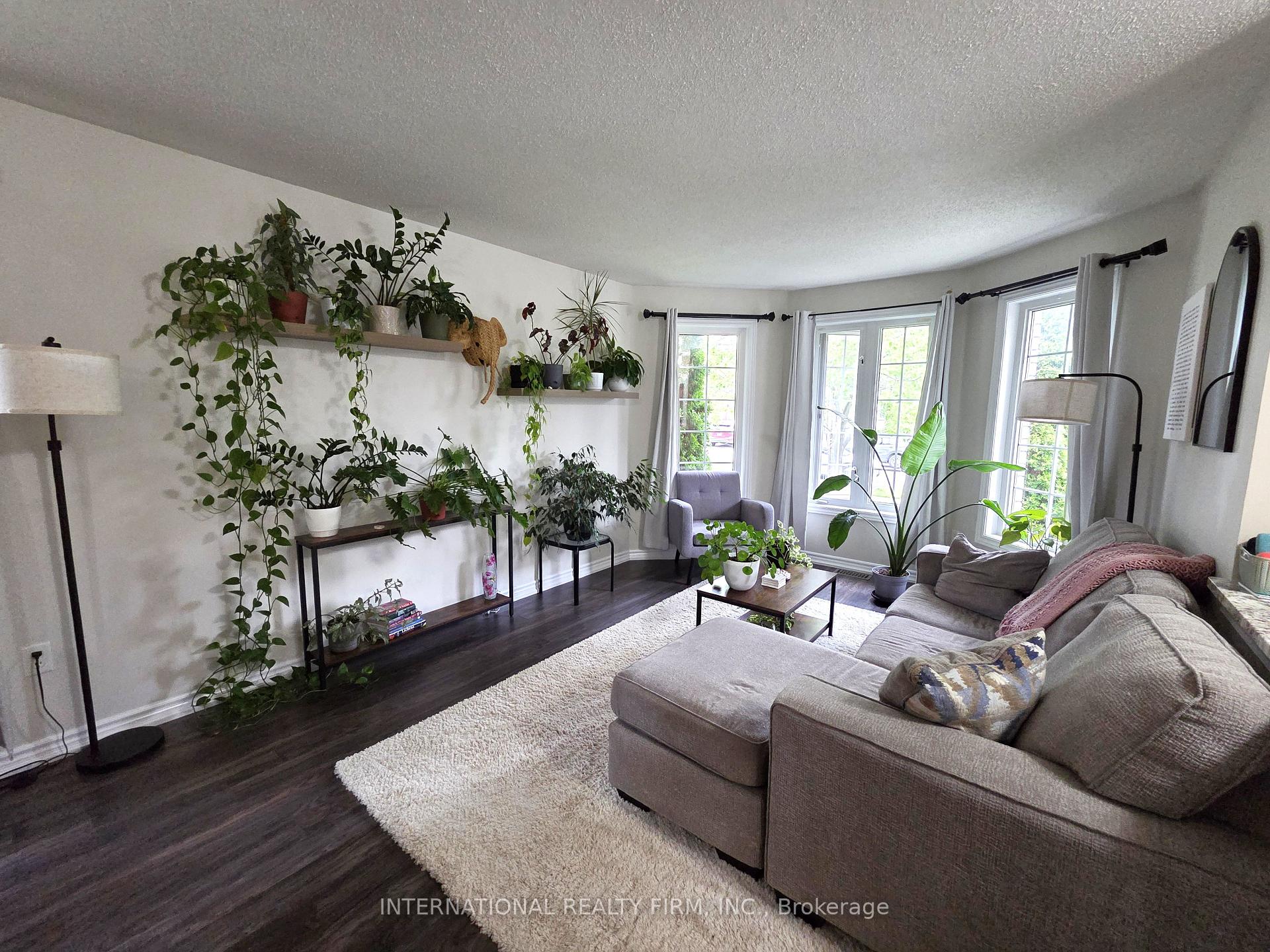 Photo 5 of 132 Esther Drive, Barrie, Painswick South — HOMEH