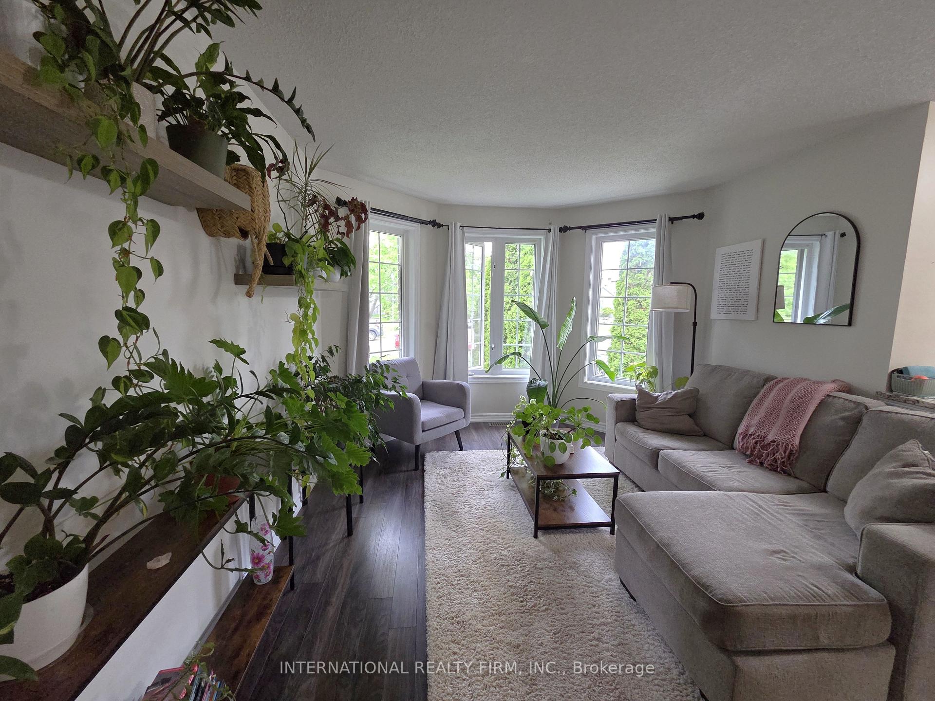 Photo 6 of 132 Esther Drive, Barrie, Painswick South — HOMEH