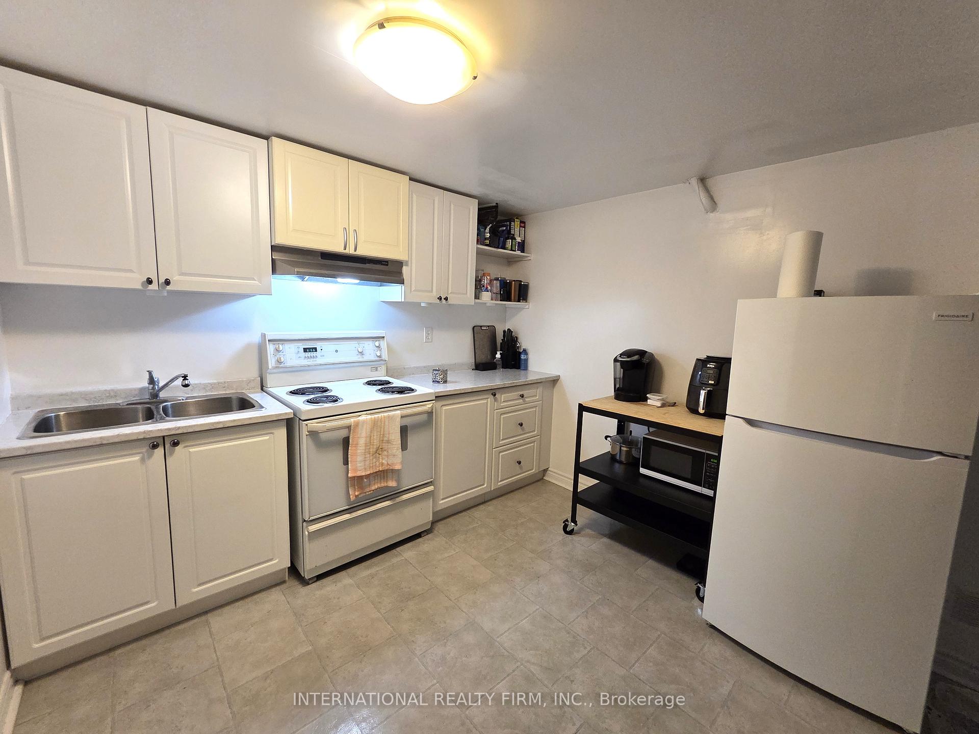 Photo 21 of 132 Esther Drive, Barrie, Painswick South — HOMEH