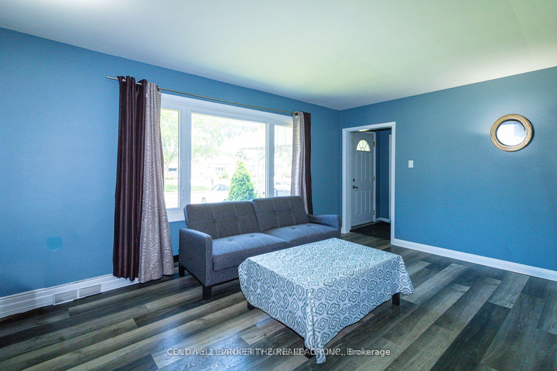 Photo 7 of 221 Starlight Avenue, London, East H — HOMEH