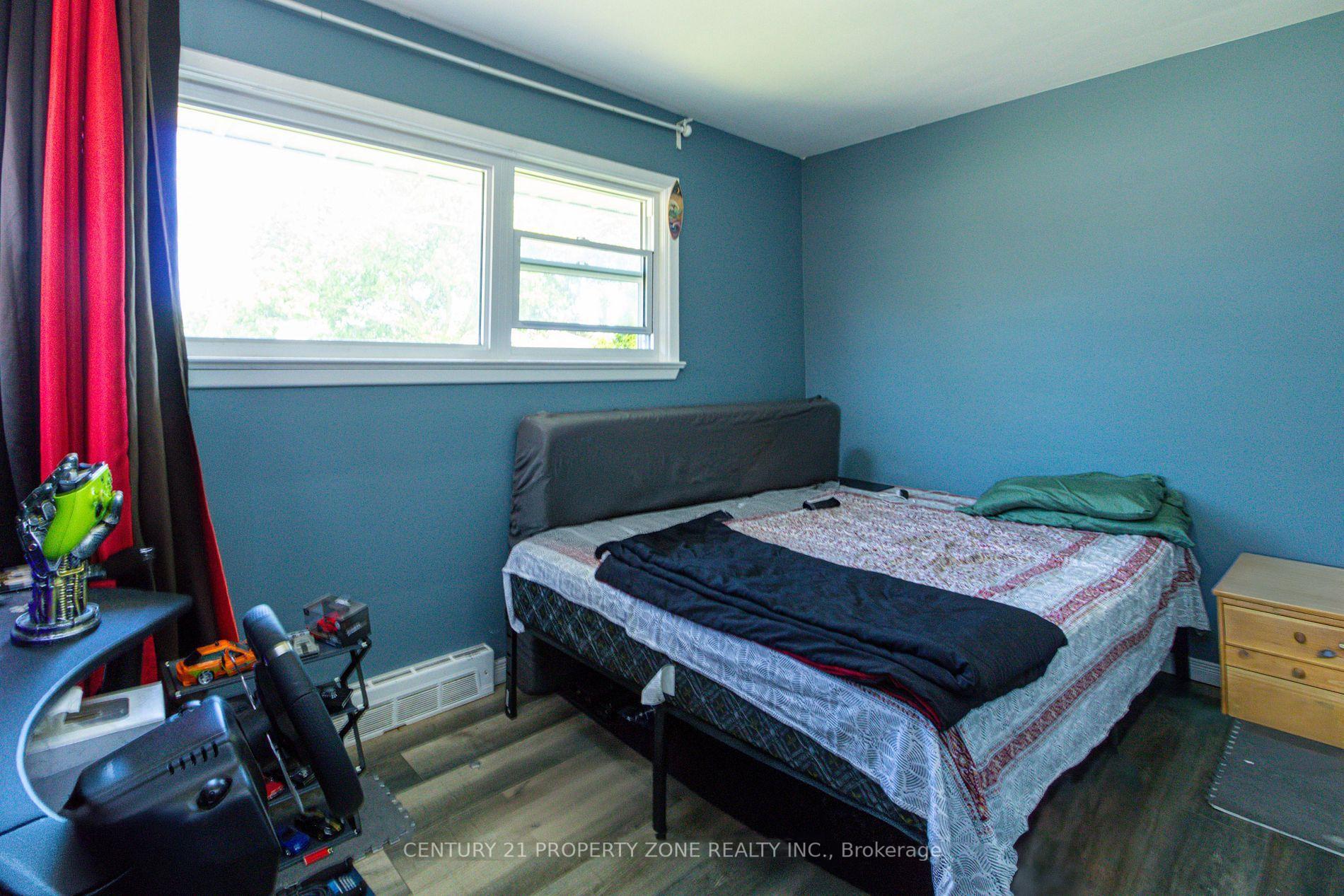 Photo 13 of 221 Starlight Avenue, London, East H — HOMEH
