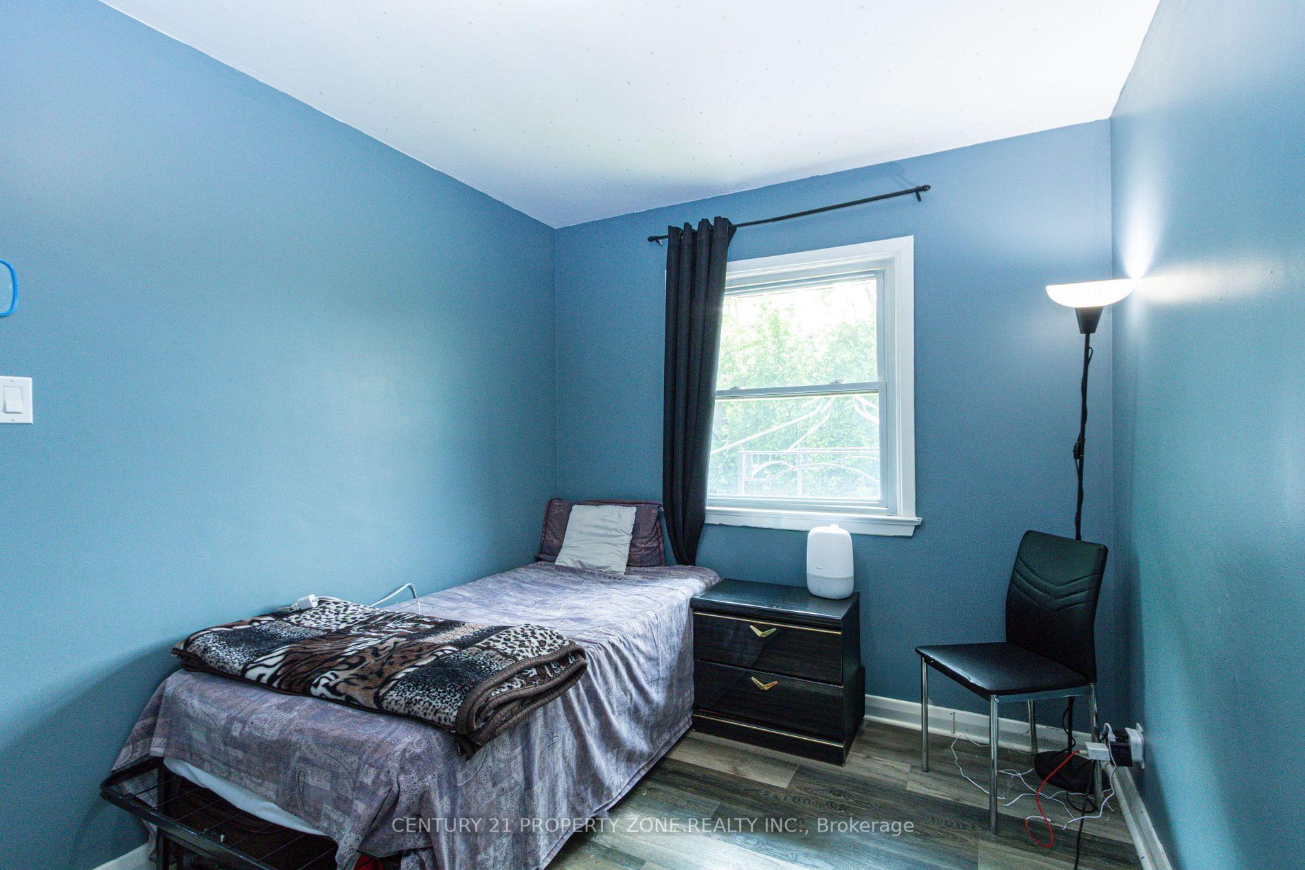 Photo 16 of 221 Starlight Avenue, London, East H — HOMEH