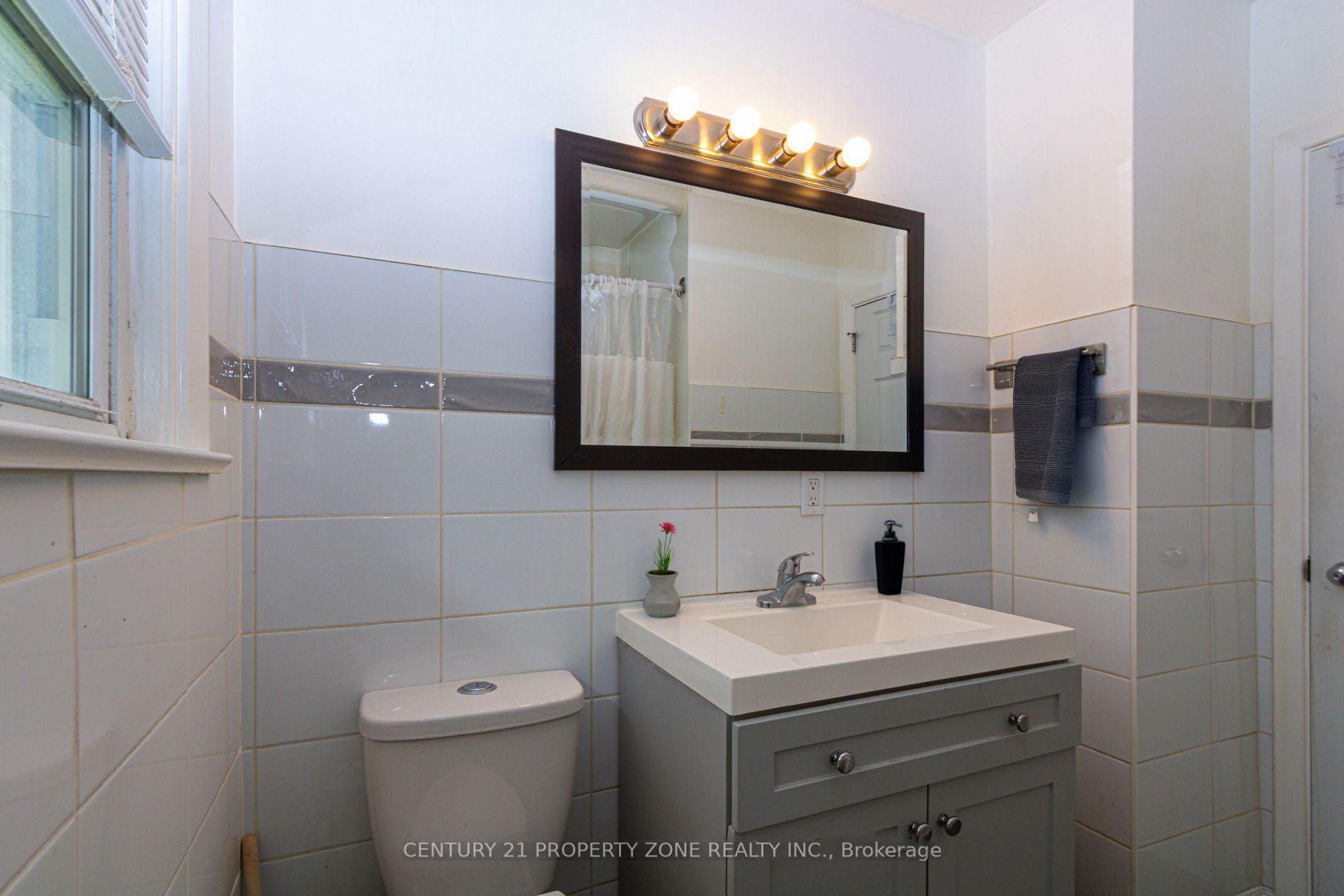 Photo 19 of 221 Starlight Avenue, London, East H — HOMEH