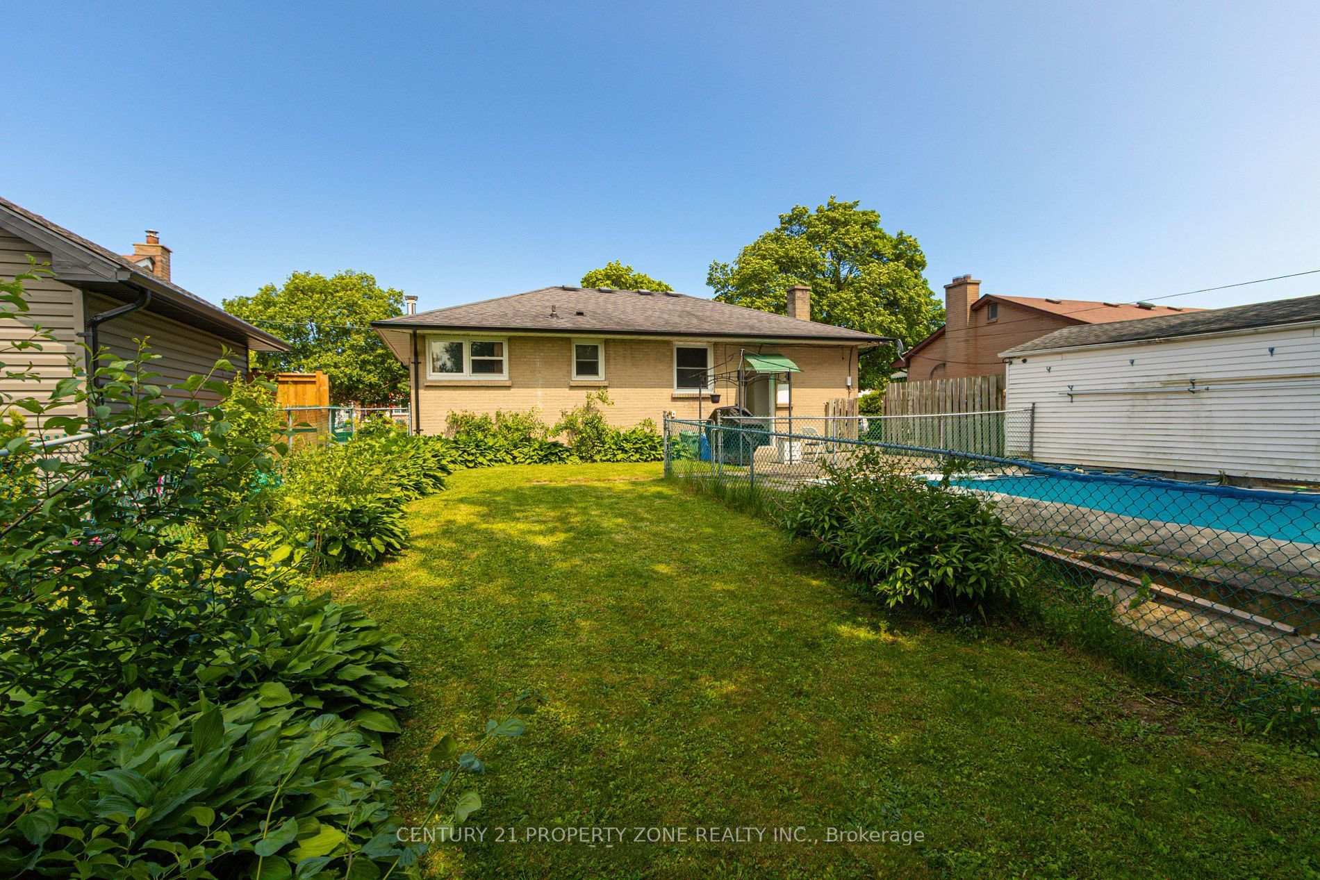 Photo 21 of 221 Starlight Avenue, London, East H — HOMEH