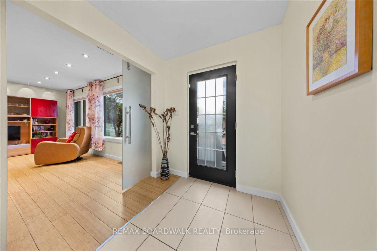 Photo 2 of 154 Duford Street, Ottawa, Vanier — HOMEH