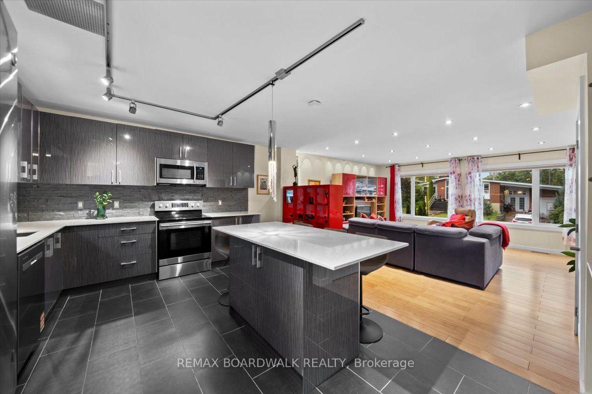 Photo 12 of 154 Duford Street, Ottawa, Vanier — HOMEH