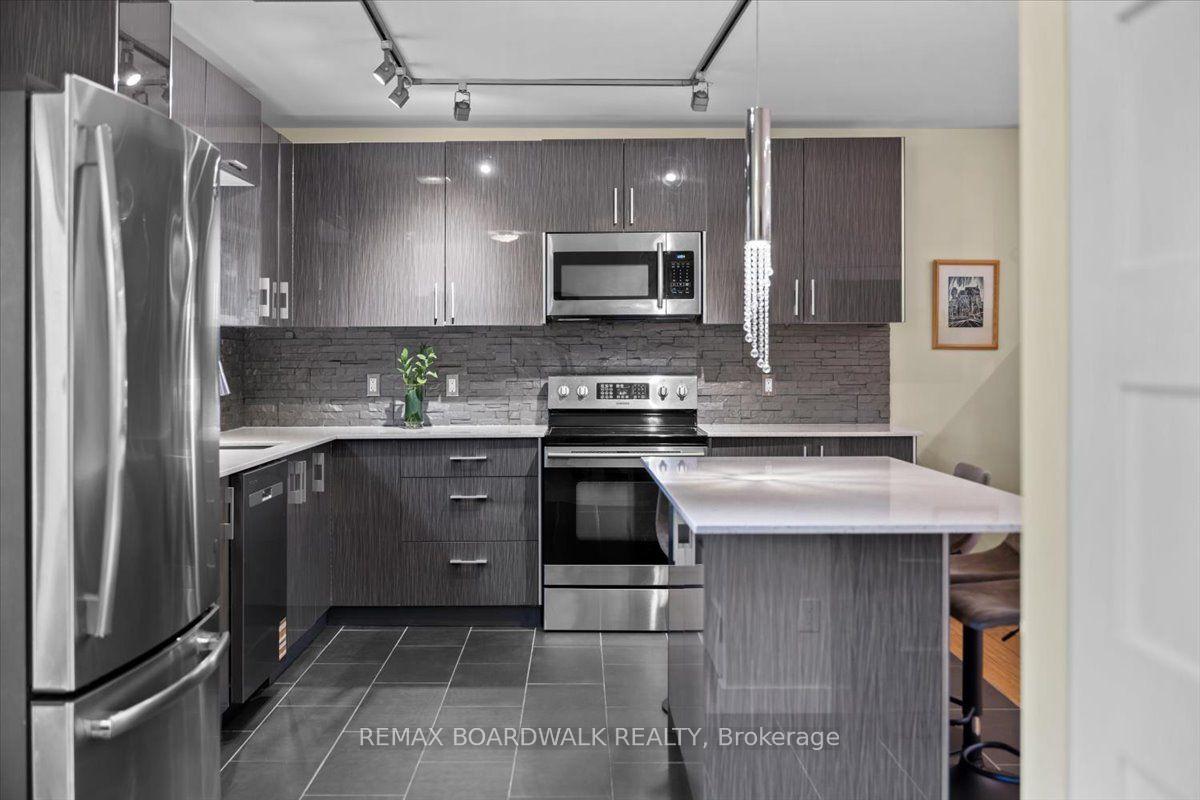 Photo 13 of 154 Duford Street, Ottawa, Vanier — HOMEH