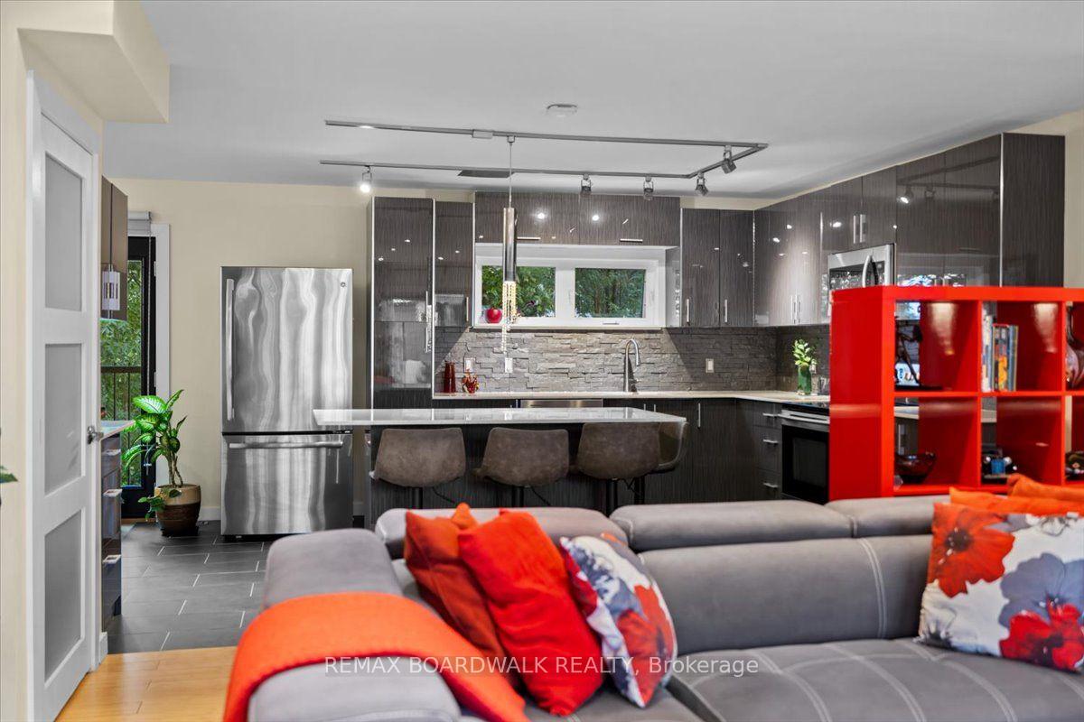 Photo 18 of 154 Duford Street, Ottawa, Vanier — HOMEH