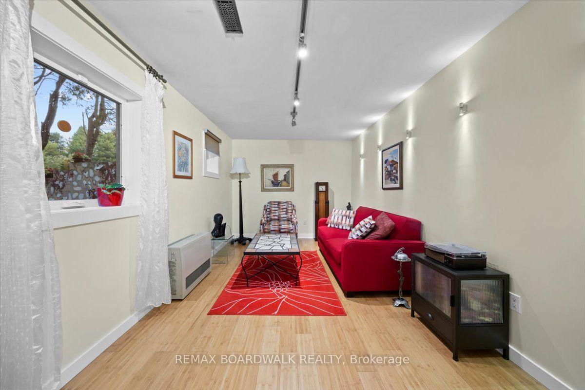 Photo 31 of 154 Duford Street, Ottawa, Vanier — HOMEH