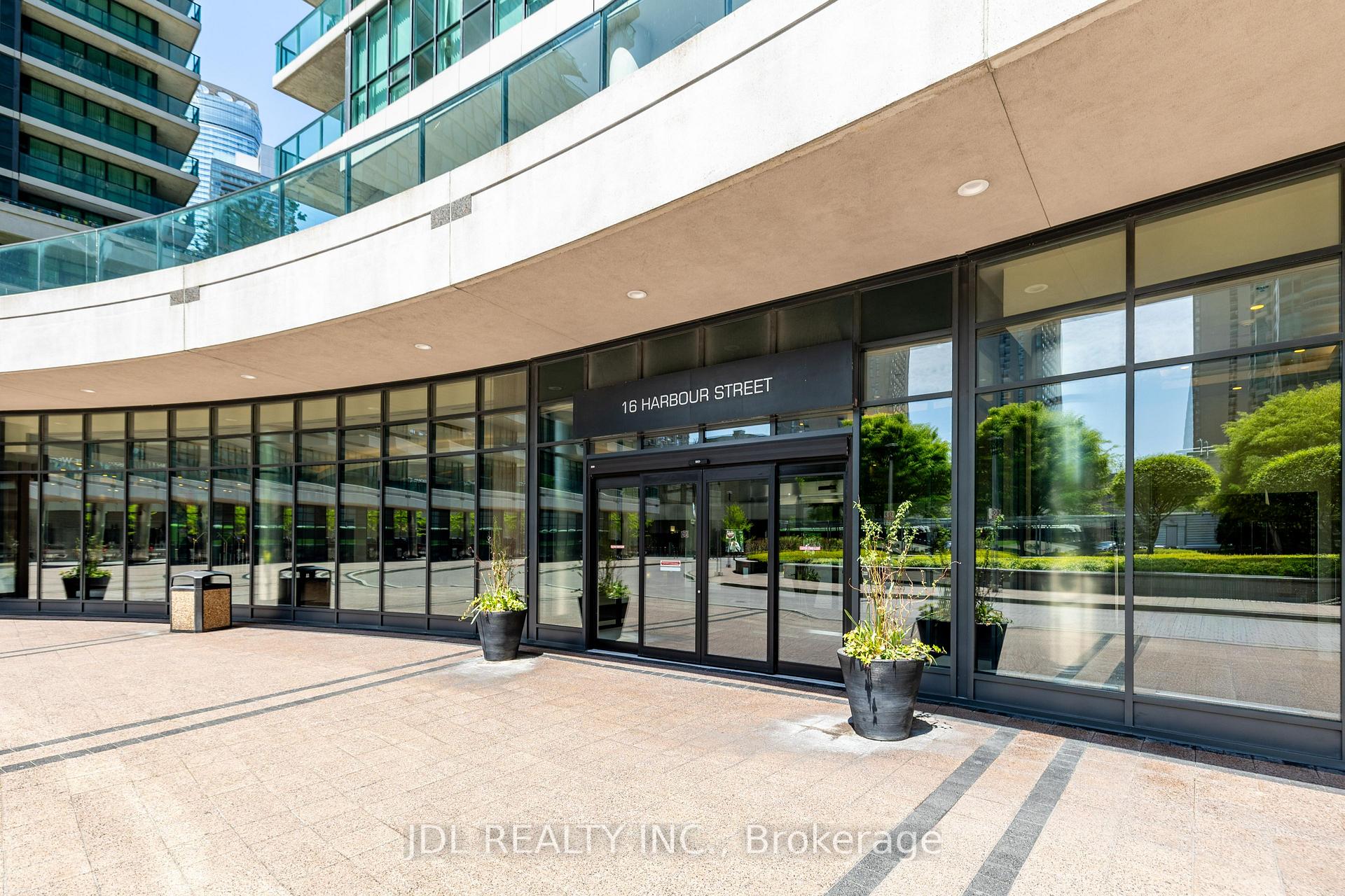 Photo 5 of Unit 4006, 16 Harbour Street, Toronto, Waterfront Communities — HOMEH