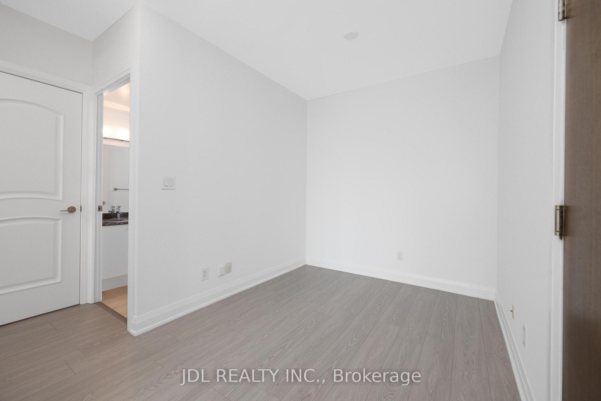 Photo 10 of Unit 4006, 16 Harbour Street, Toronto, Waterfront Communities — HOMEH