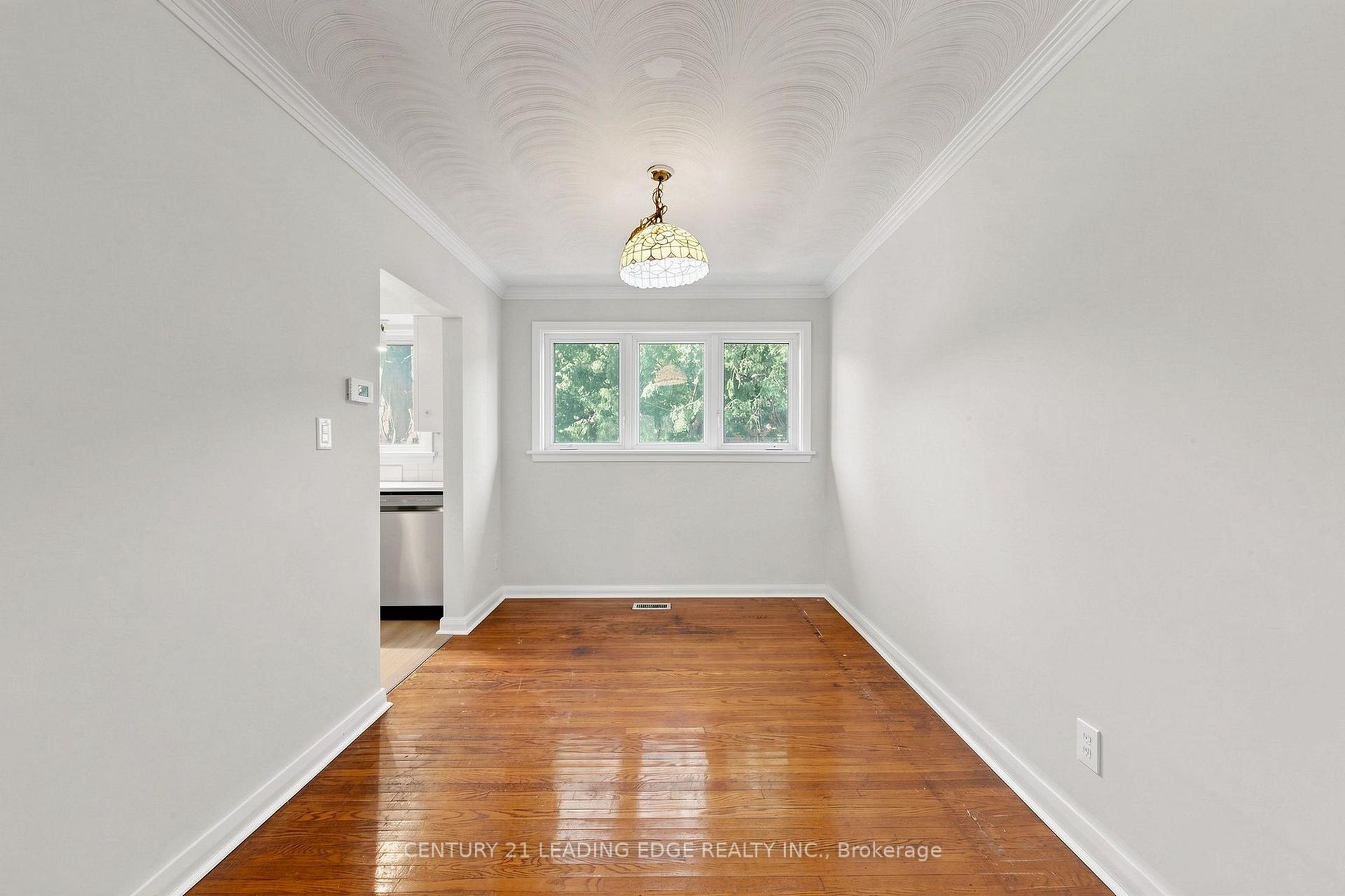 Photo 12 of 4 Rougecrest Drive, Markham, Markham Village — HOMEH