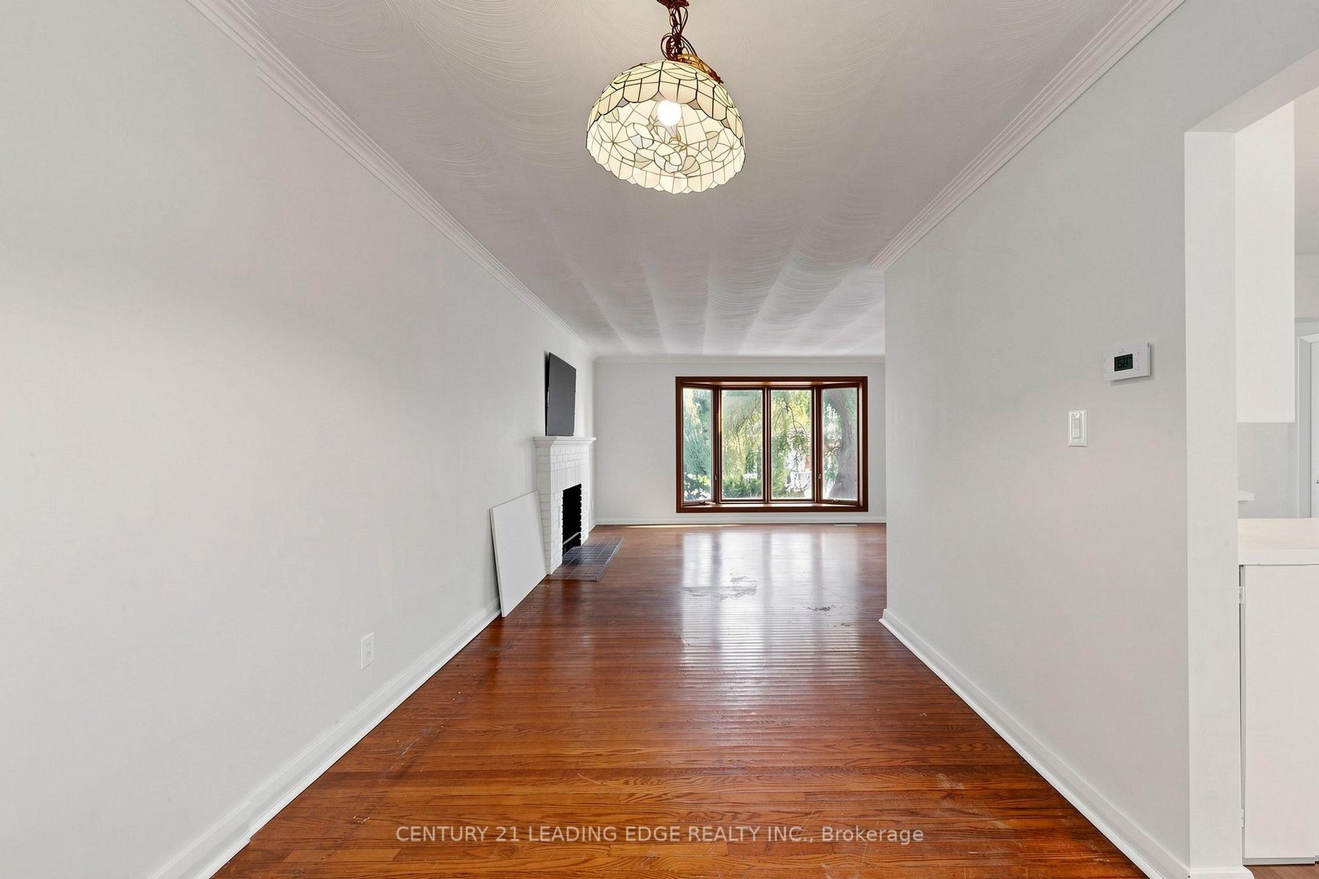 Photo 13 of 4 Rougecrest Drive, Markham, Markham Village — HOMEH