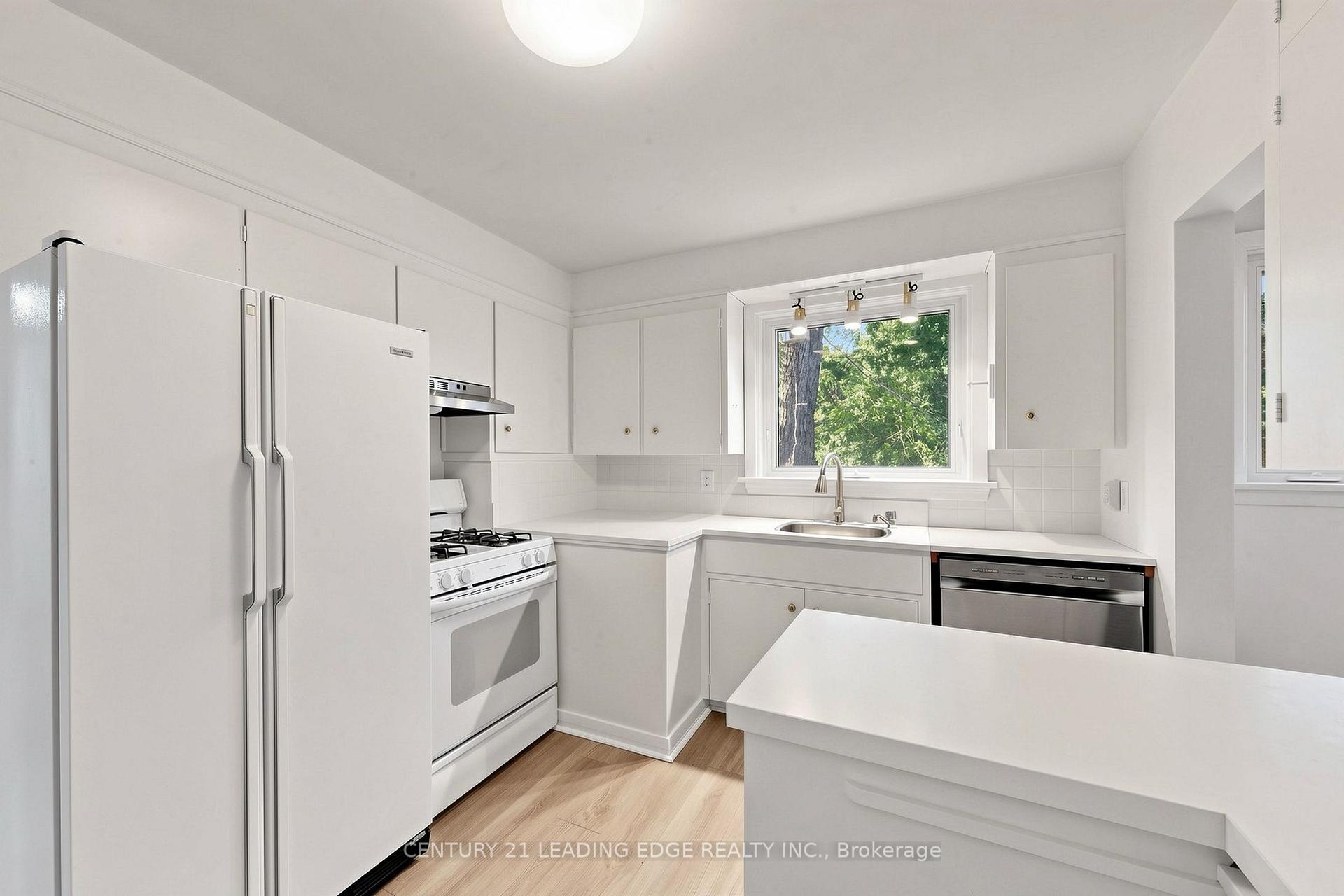 Photo 18 of 4 Rougecrest Drive, Markham, Markham Village — HOMEH