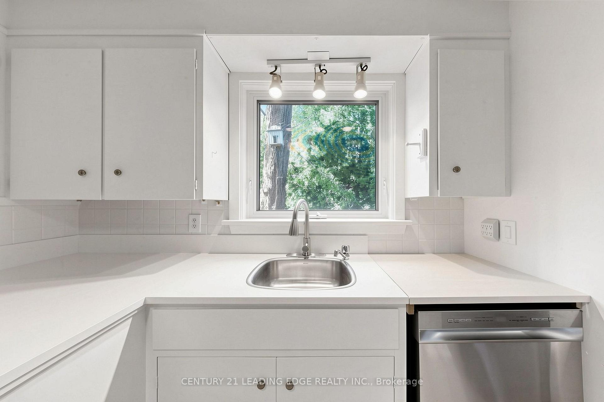 Photo 20 of 4 Rougecrest Drive, Markham, Markham Village — HOMEH