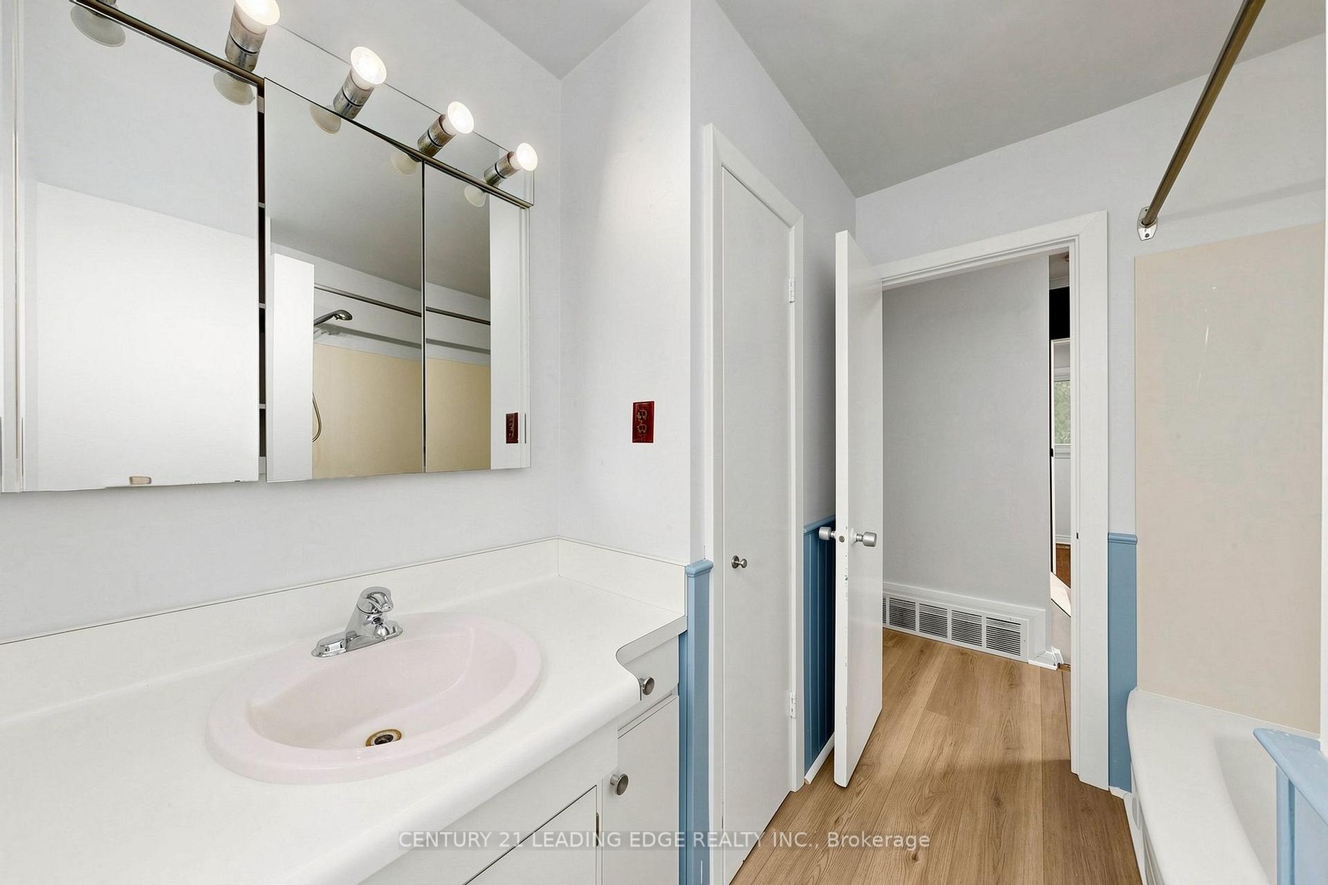 Photo 39 of 4 Rougecrest Drive, Markham, Markham Village — HOMEH