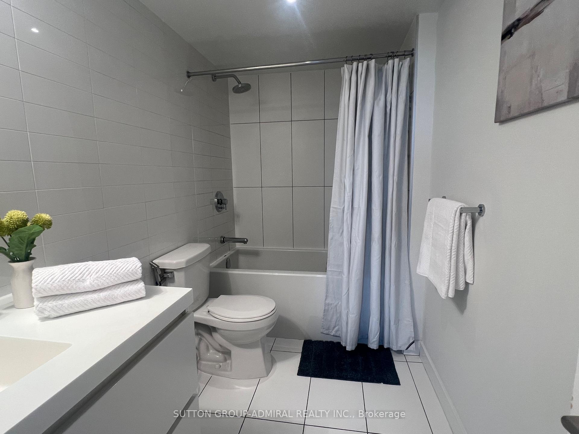 Photo 12 of Unit 1709, 75 Queens Wharf Road, Toronto, Waterfront Communities — HOMEH