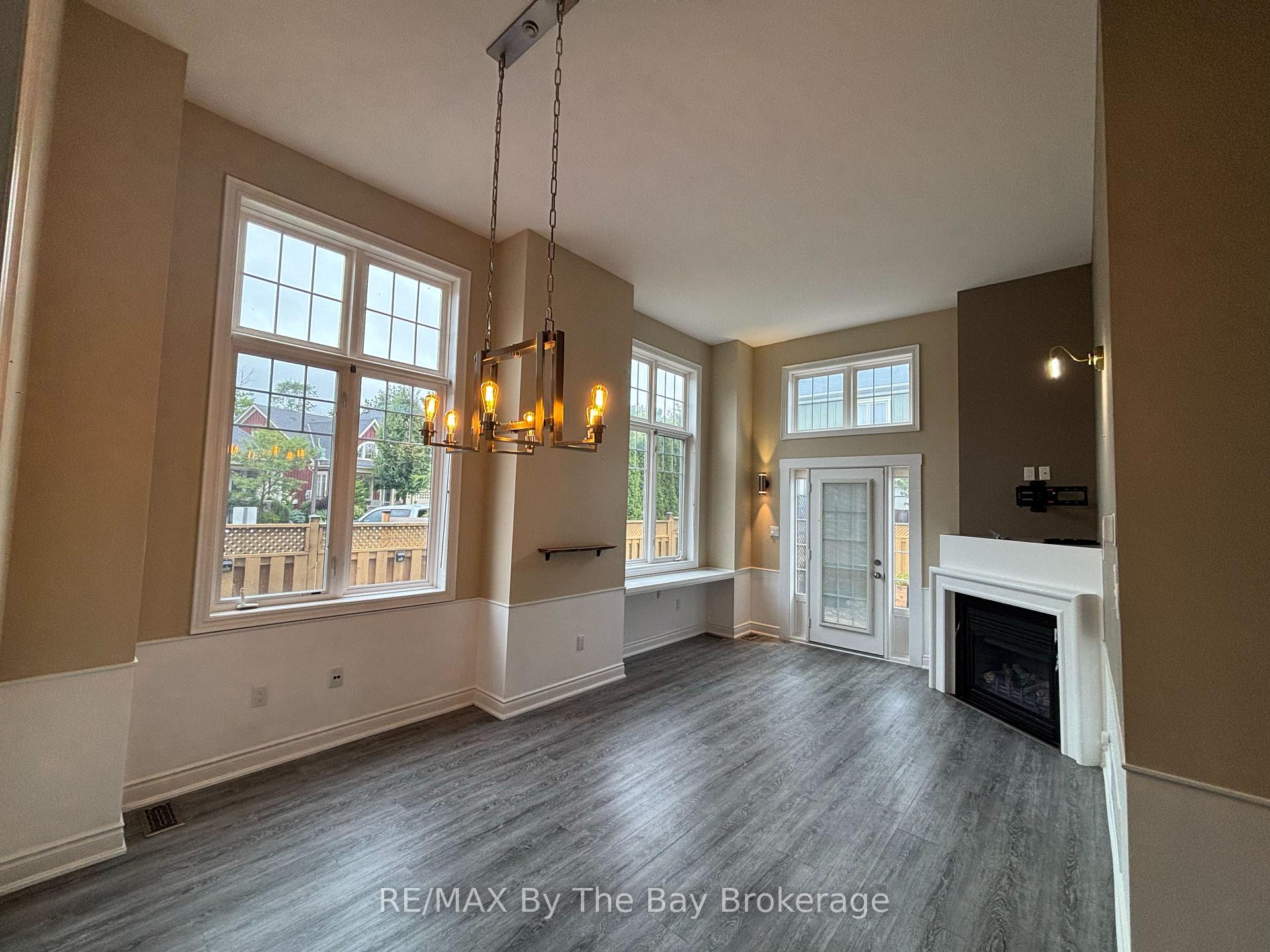 Photo 7 of 300 Stonebridge Boulevard, Wasaga Beach — HOMEH