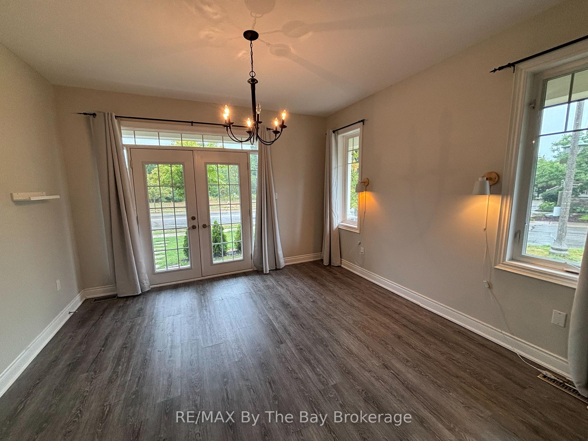 Photo 10 of 300 Stonebridge Boulevard, Wasaga Beach — HOMEH
